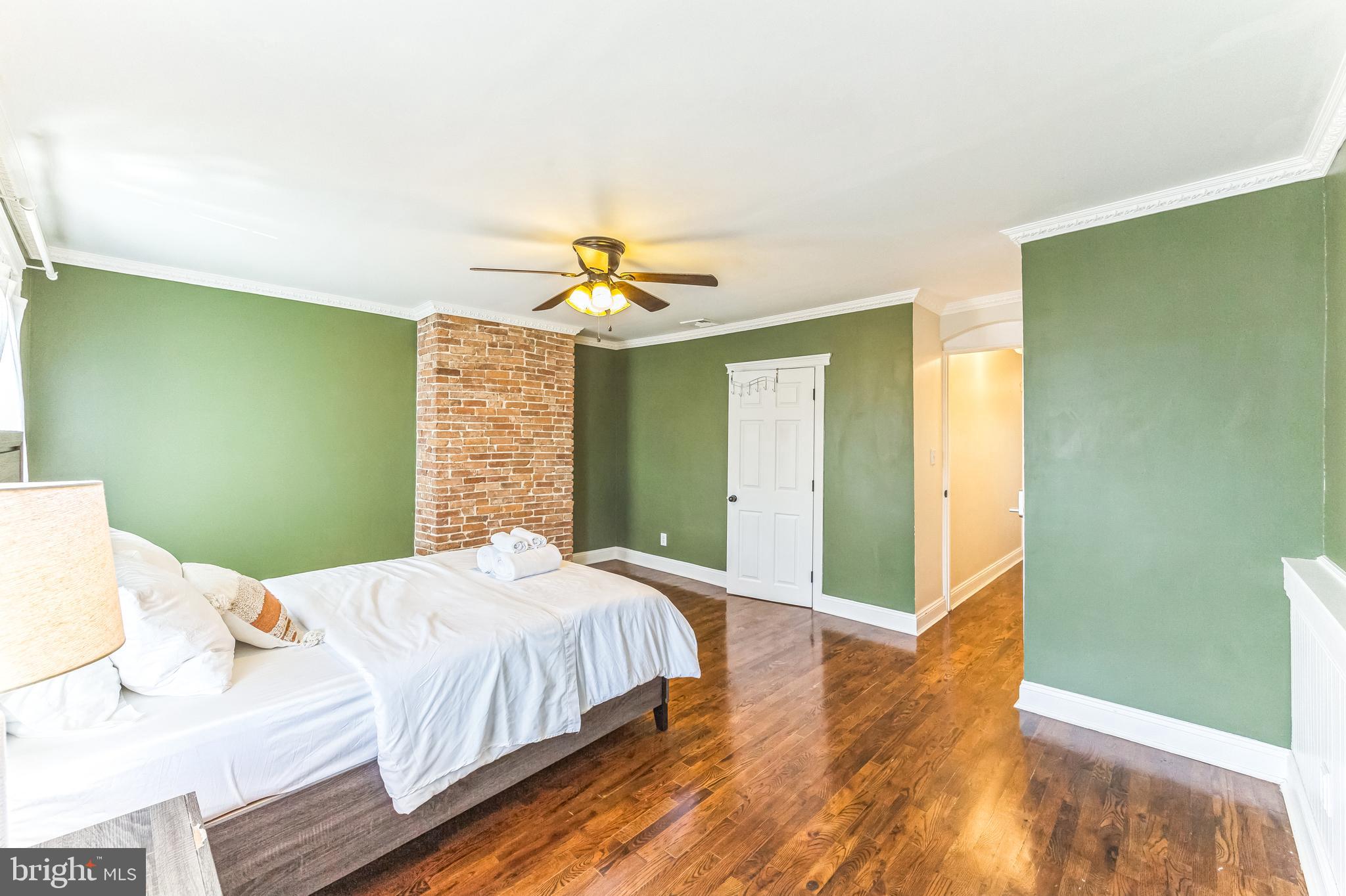 EAST KENSINGTON - Residential