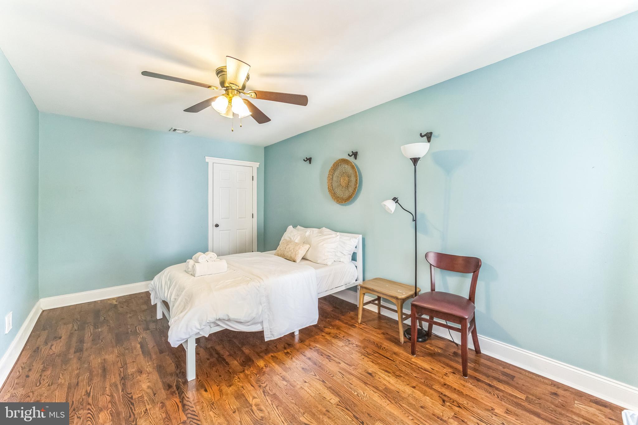 EAST KENSINGTON - Residential