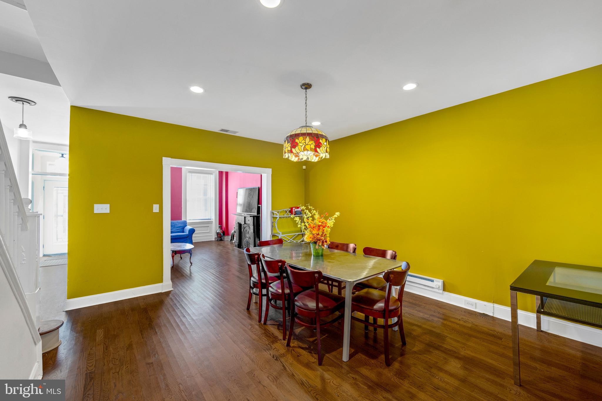 EAST KENSINGTON - Residential