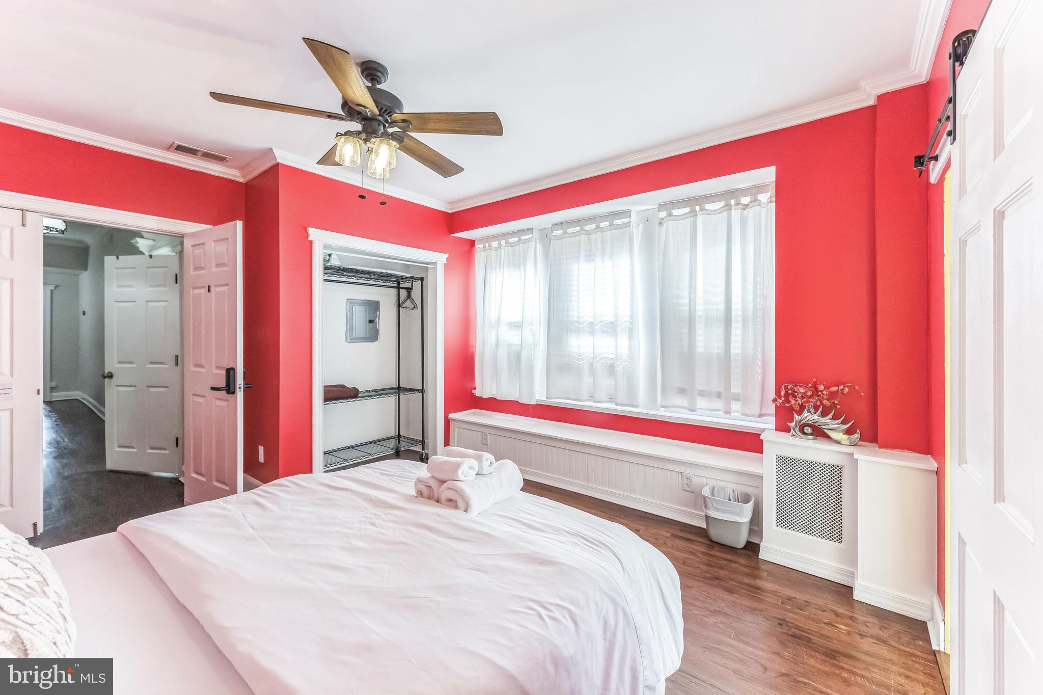 EAST KENSINGTON - Residential