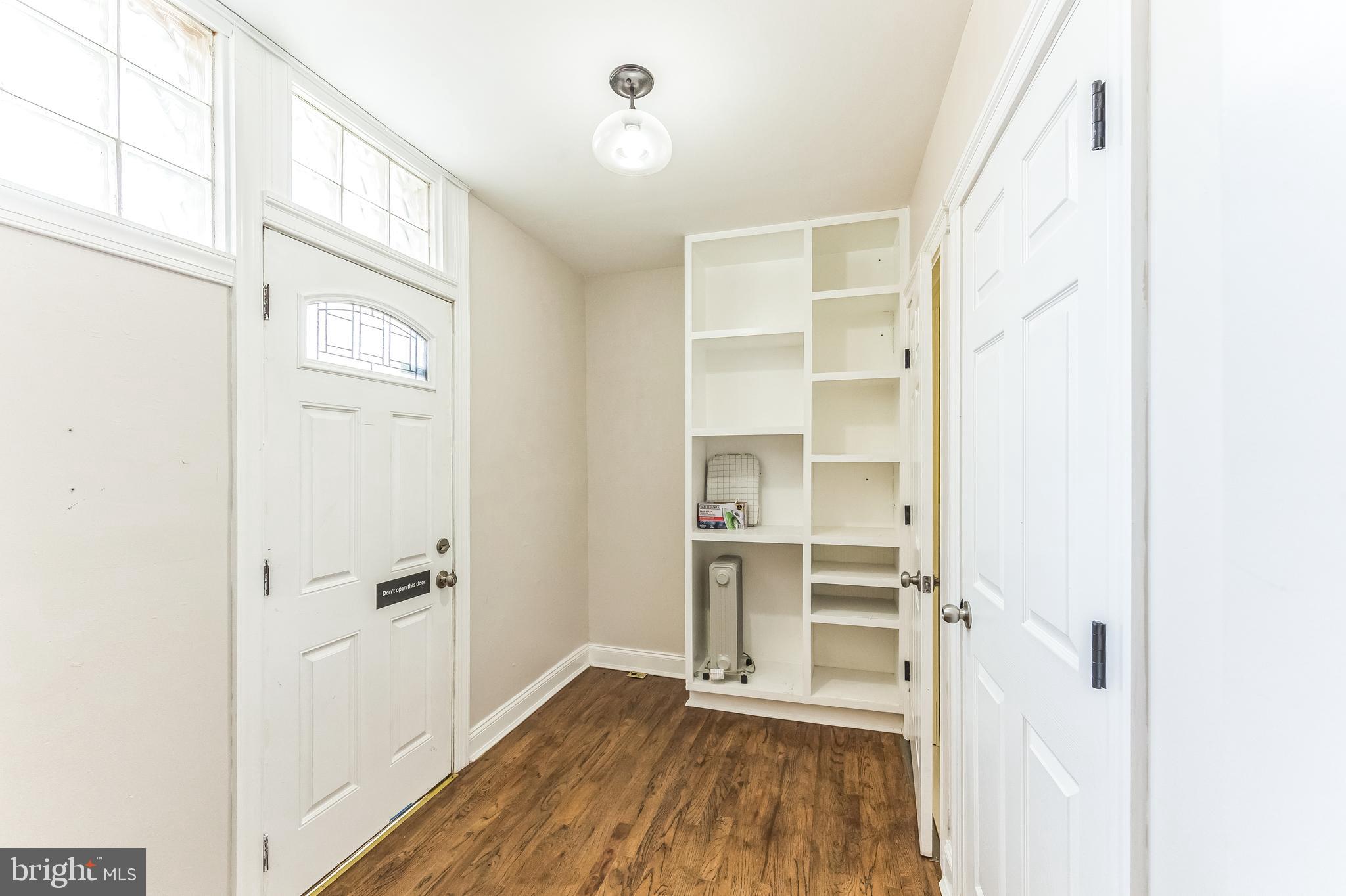 EAST KENSINGTON - Residential