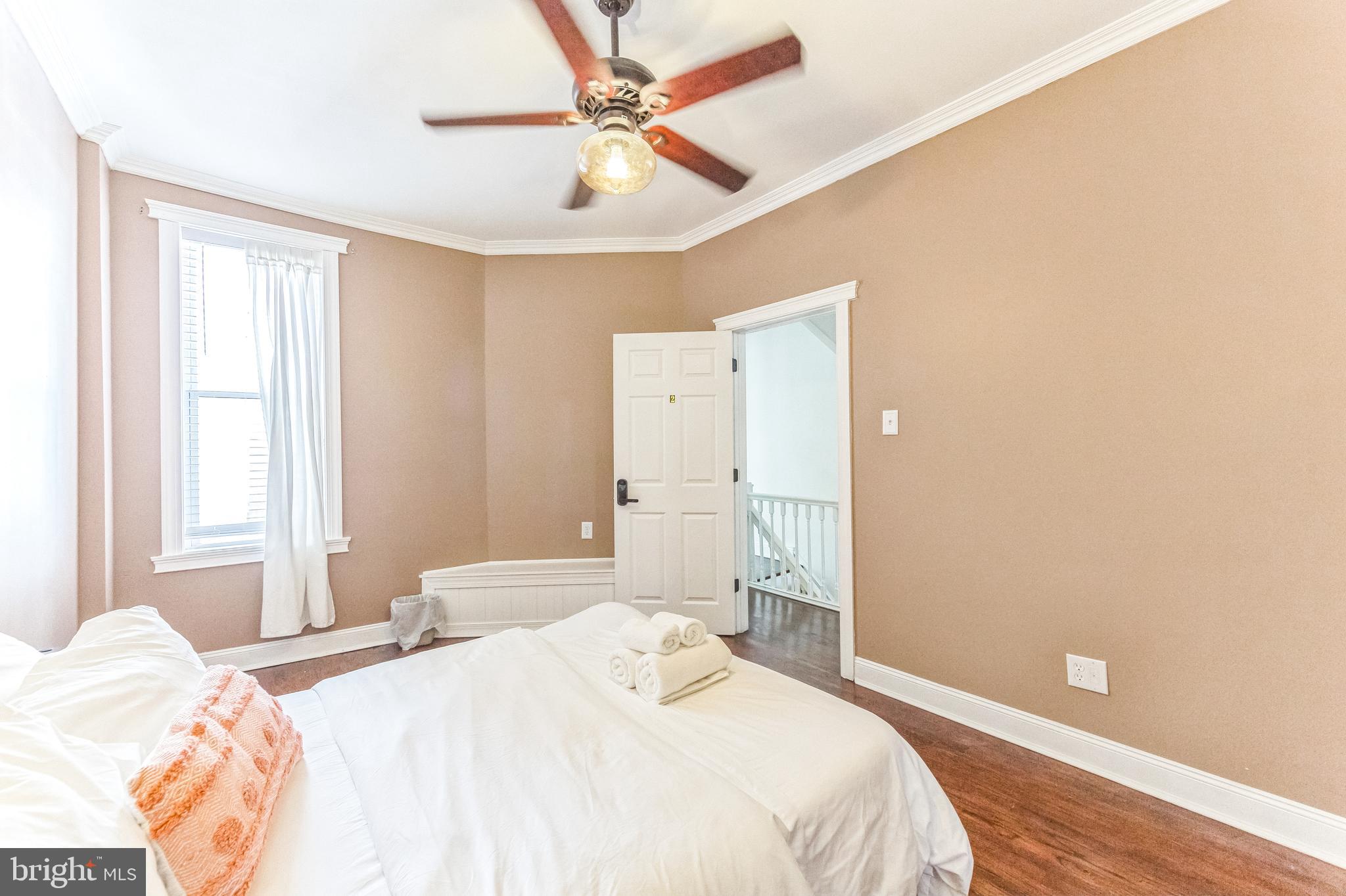 EAST KENSINGTON - Residential