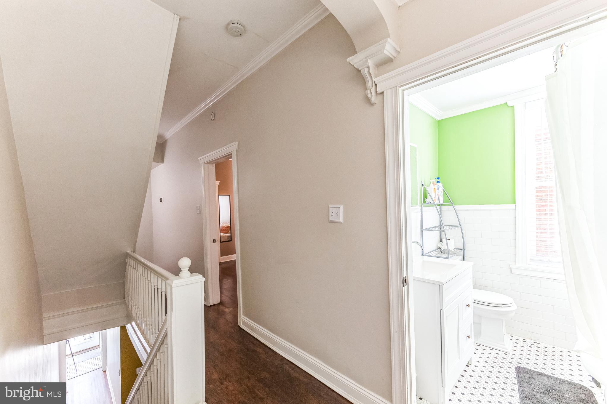 EAST KENSINGTON - Residential