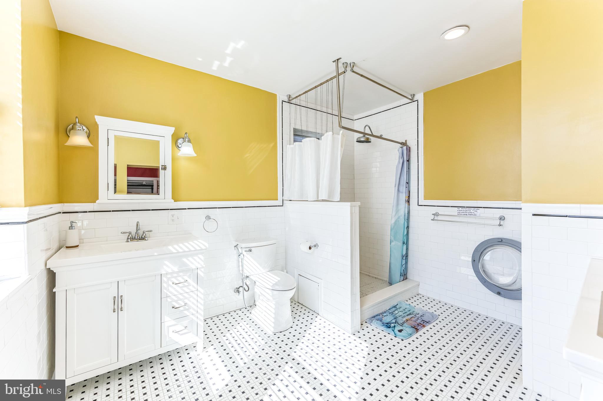 EAST KENSINGTON - Residential