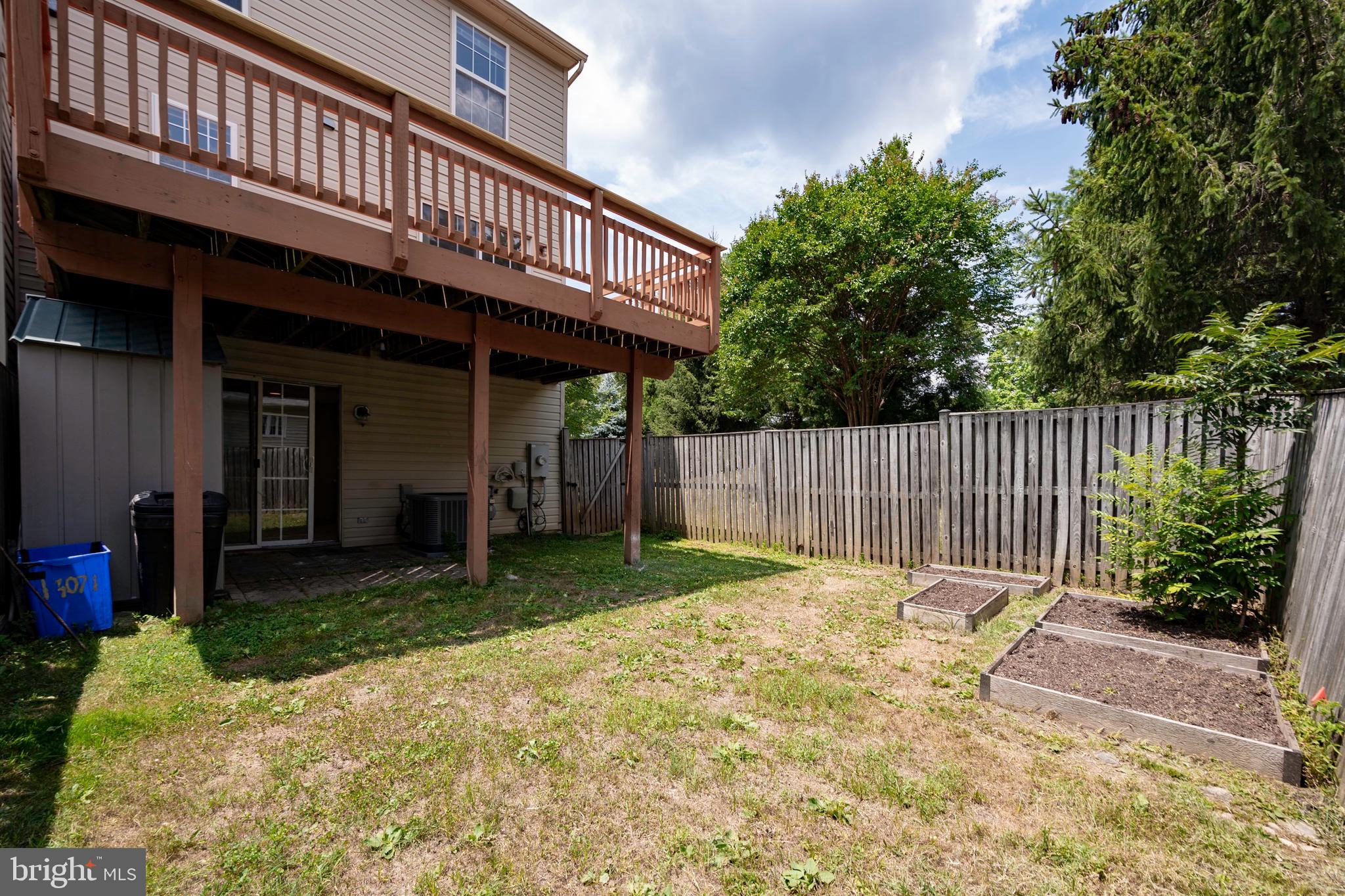 WILLOWS OF POTOMAC - Residential