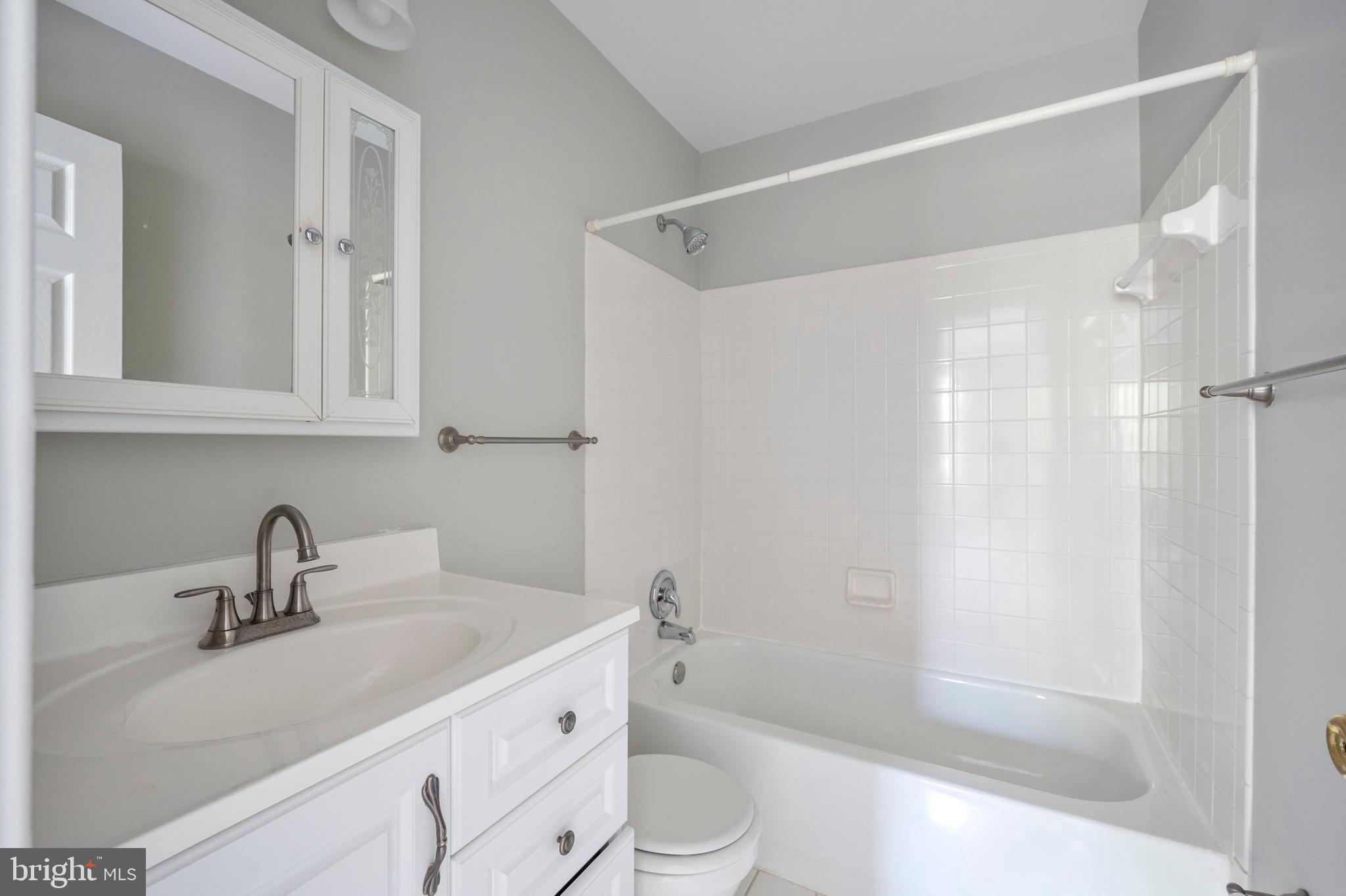 WILLOWS OF POTOMAC - Residential