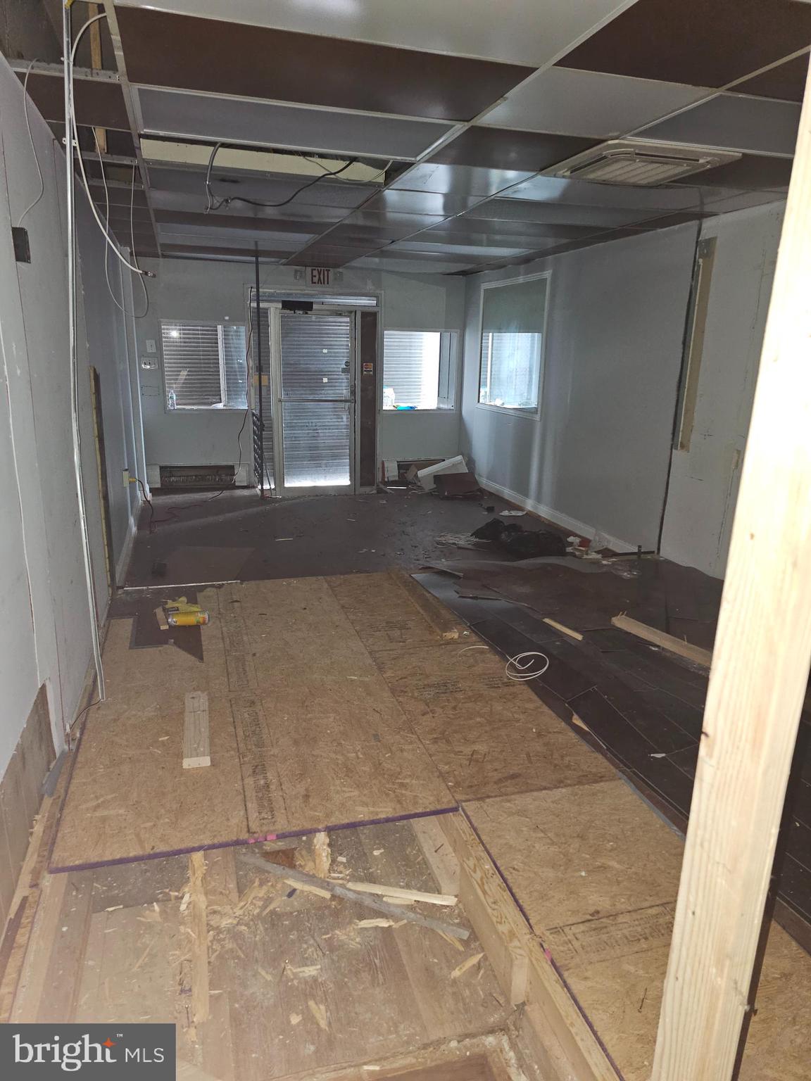 2122 E MONUMENT STREET