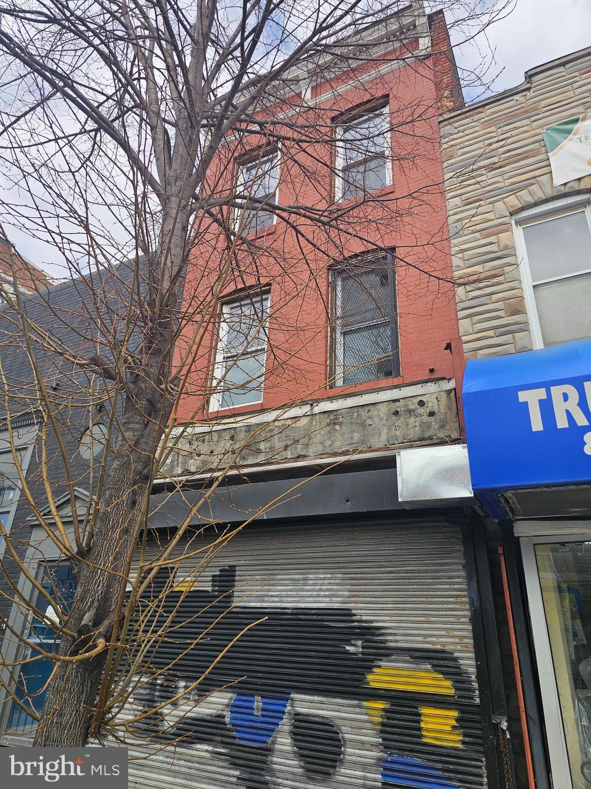 2122 E MONUMENT STREET