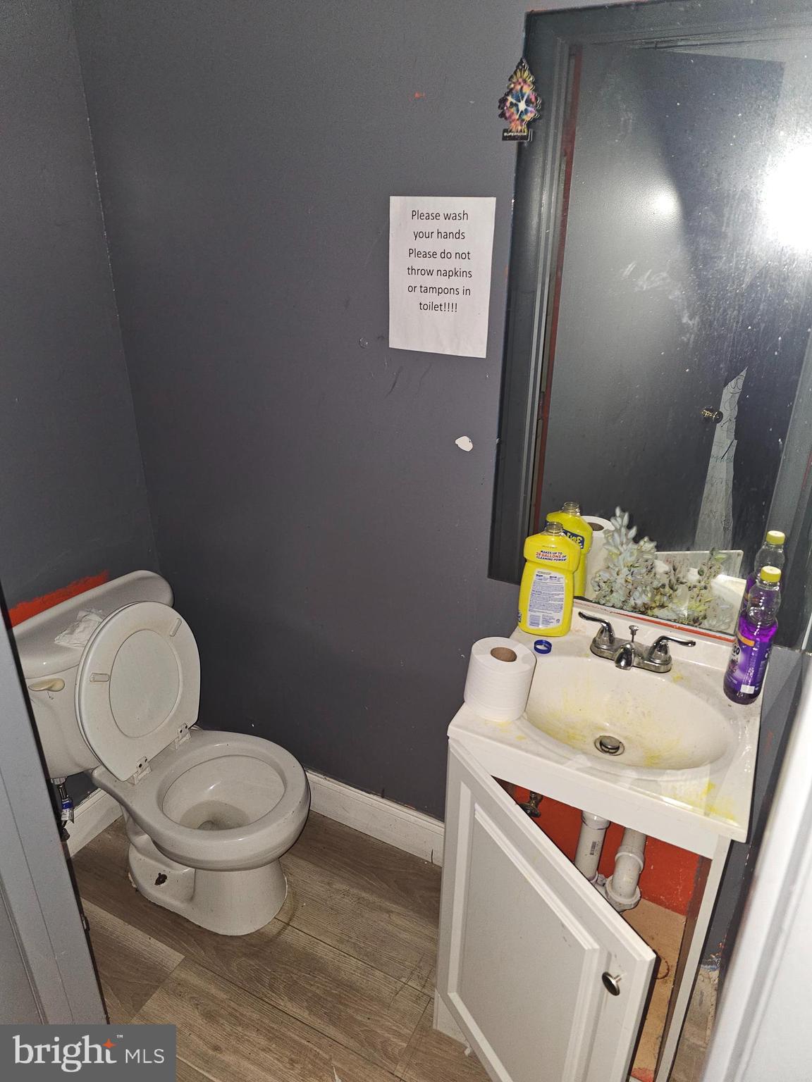 2122 E MONUMENT STREET