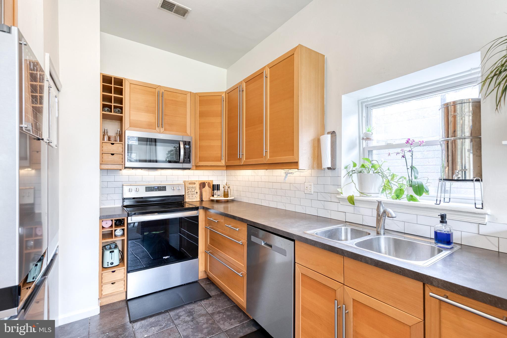 RIVERCHASE - Residential