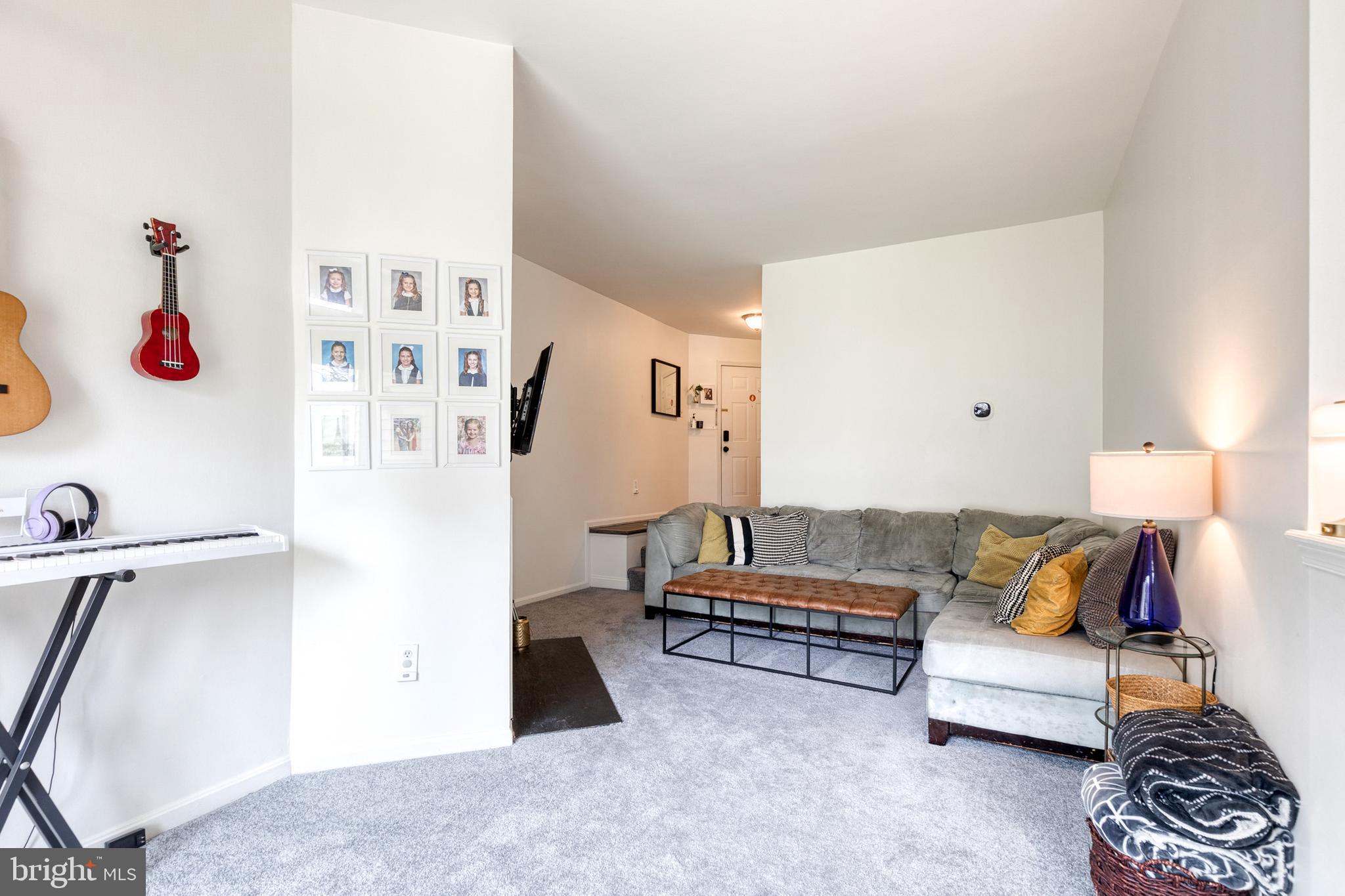 RIVERCHASE - Residential