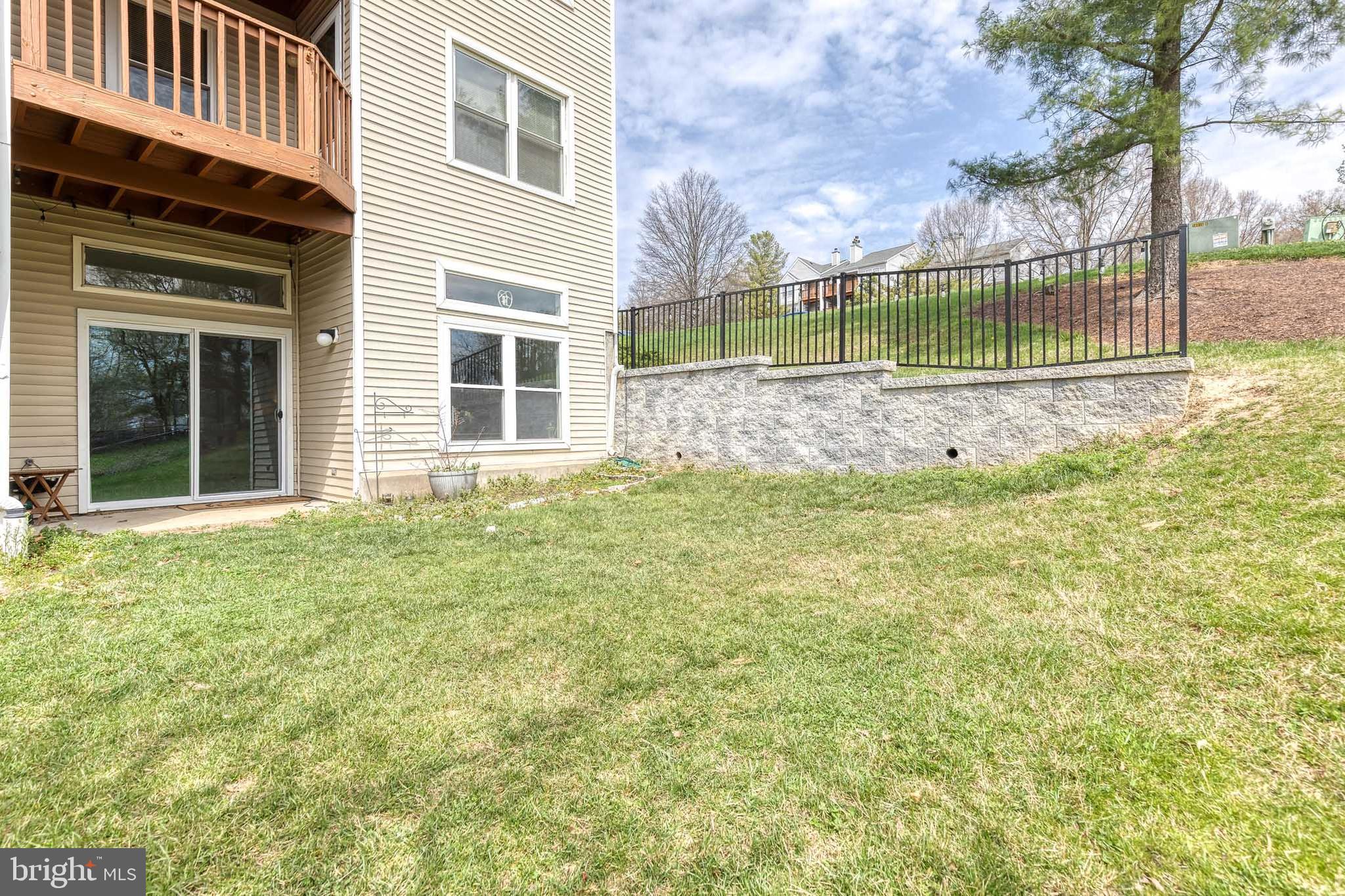 RIVERCHASE - Residential