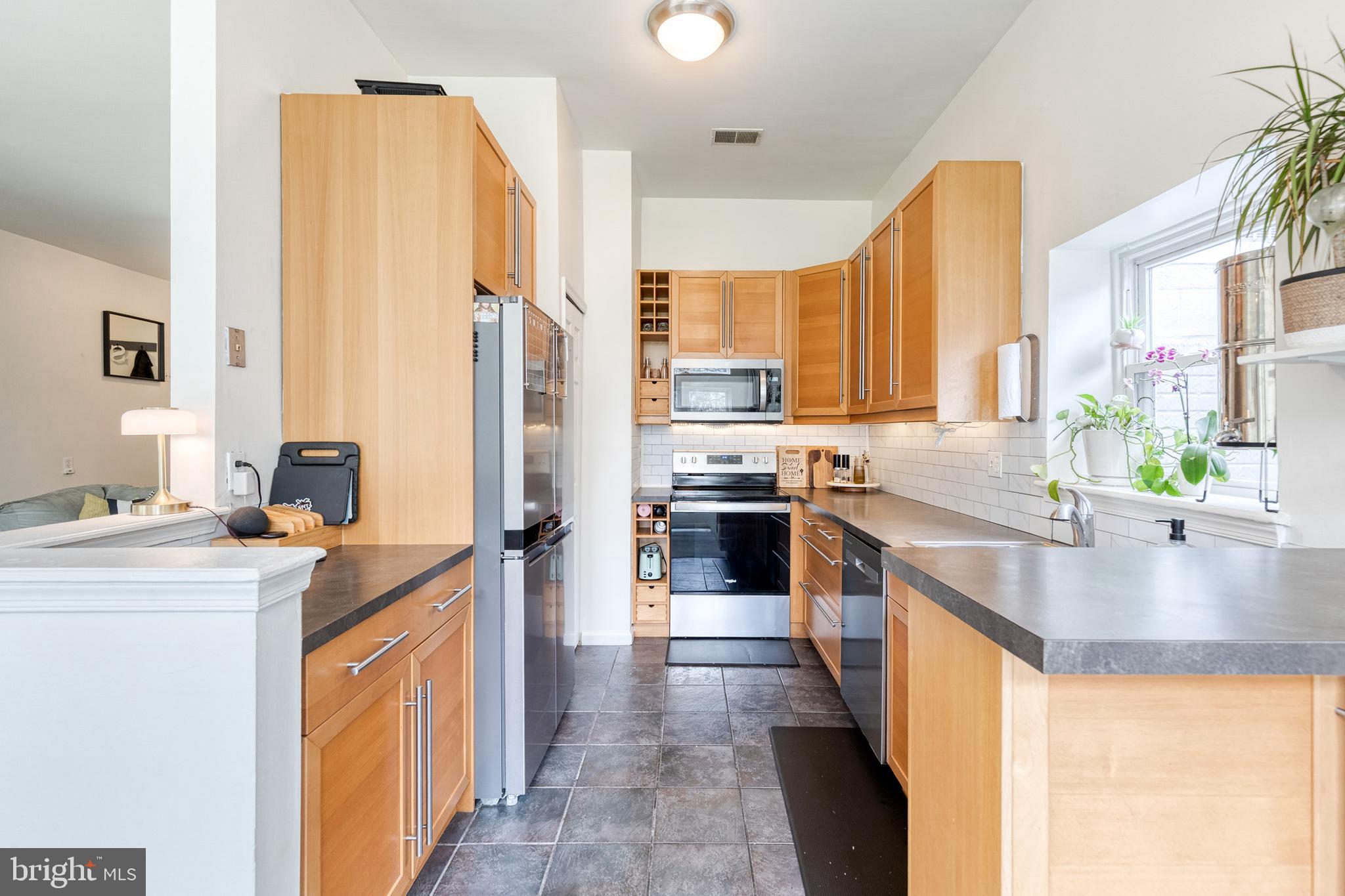 RIVERCHASE - Residential