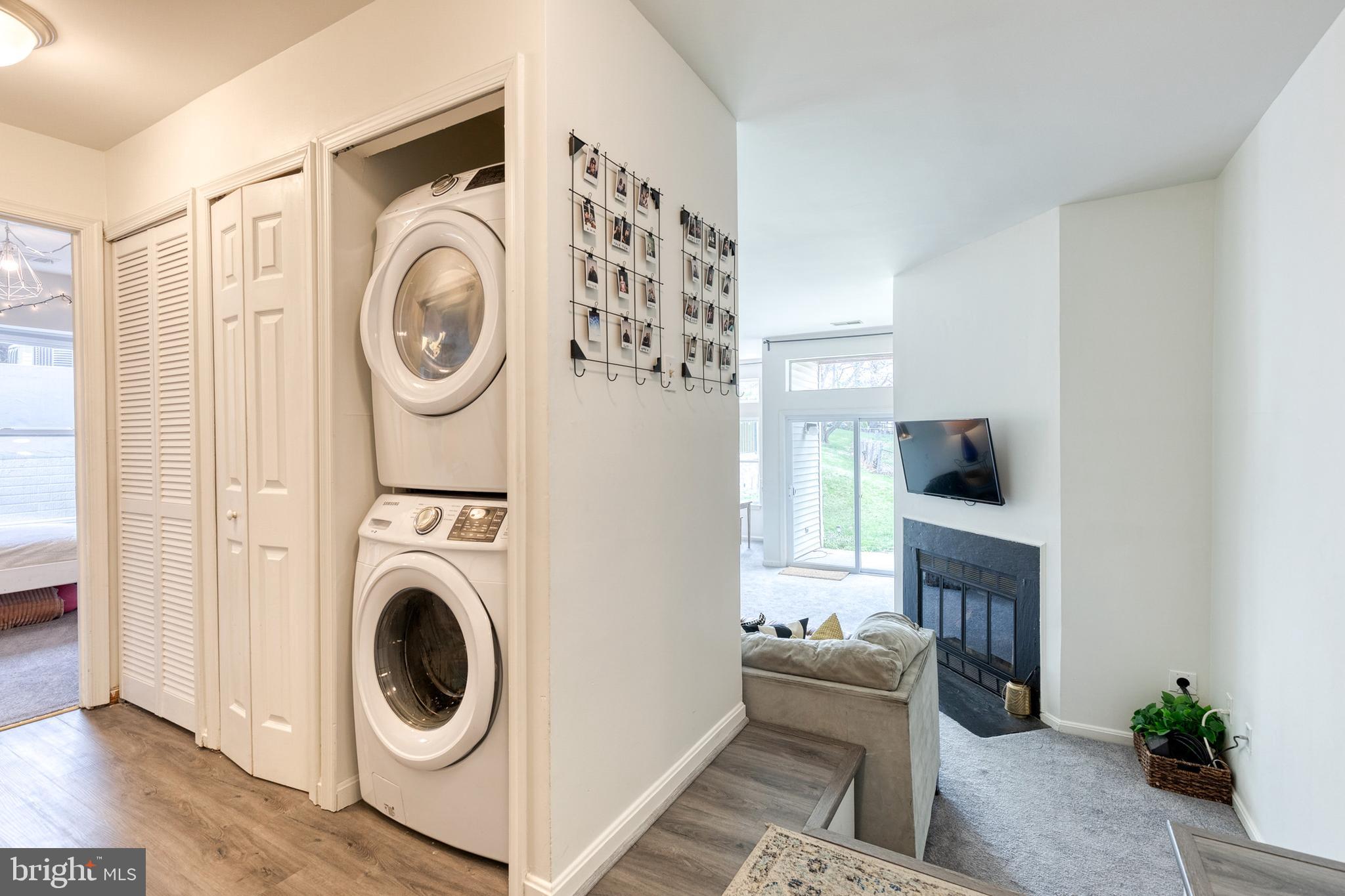 RIVERCHASE - Residential