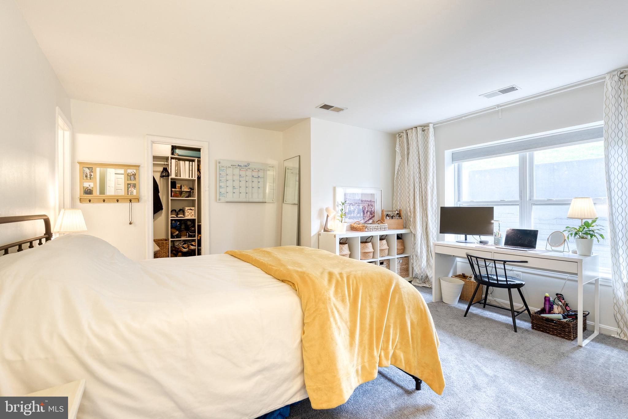 RIVERCHASE - Residential