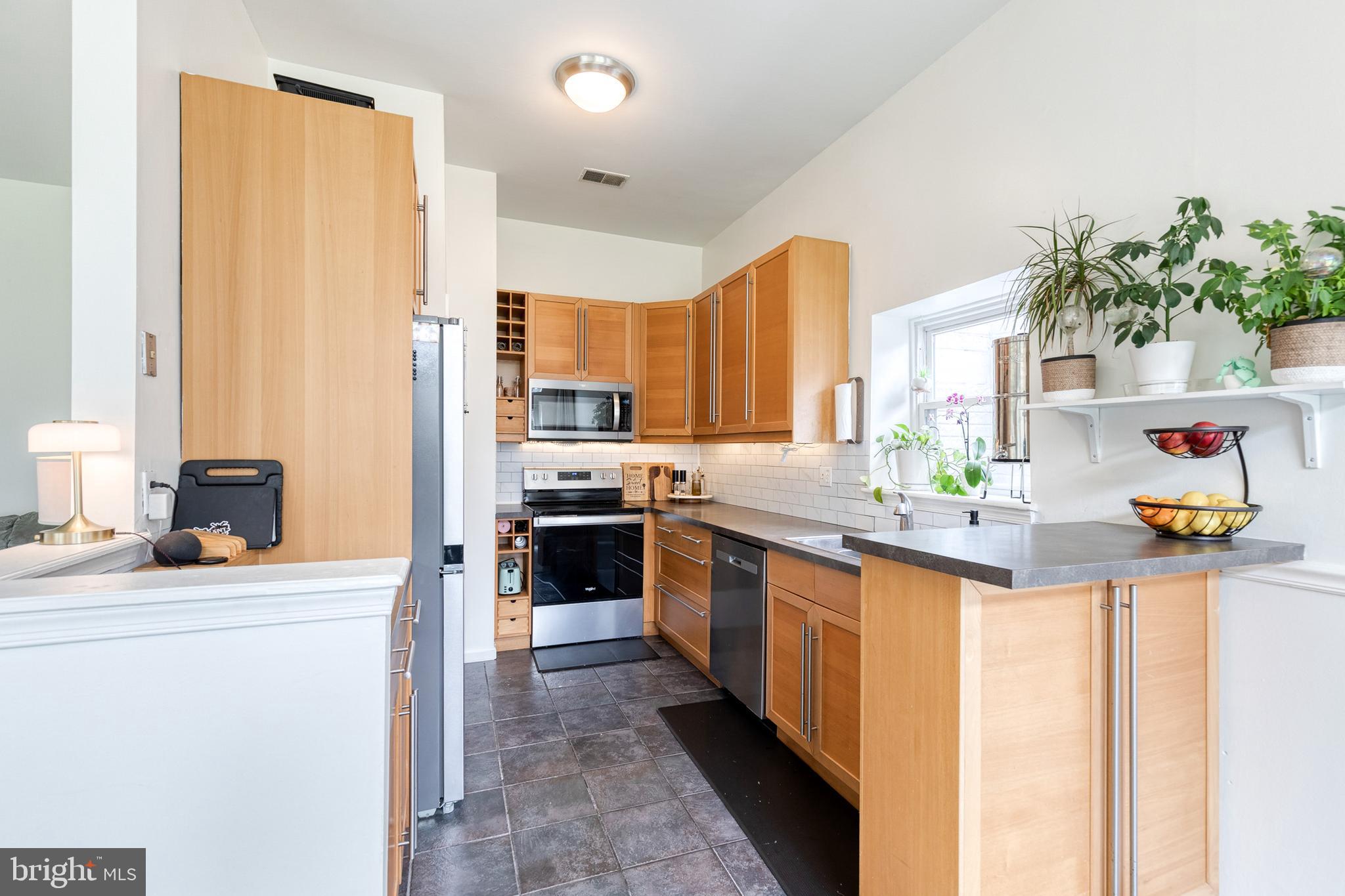 RIVERCHASE - Residential