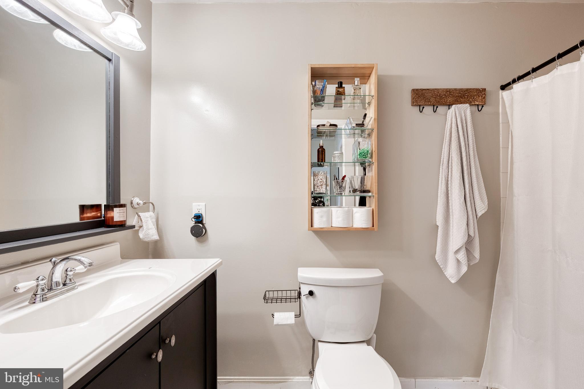 RIVERCHASE - Residential