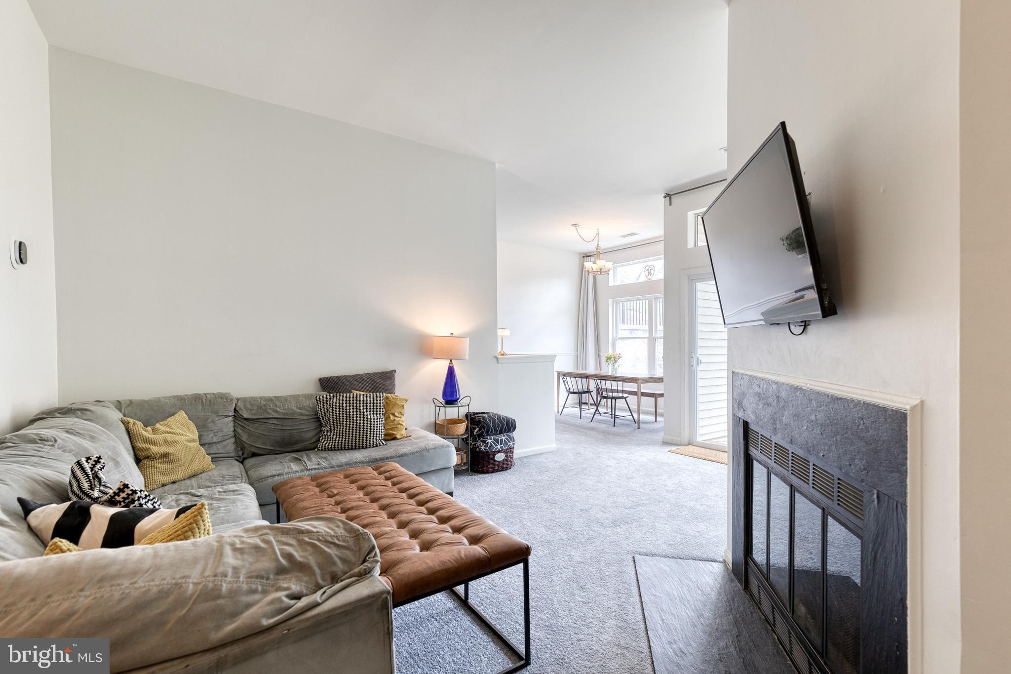 RIVERCHASE - Residential