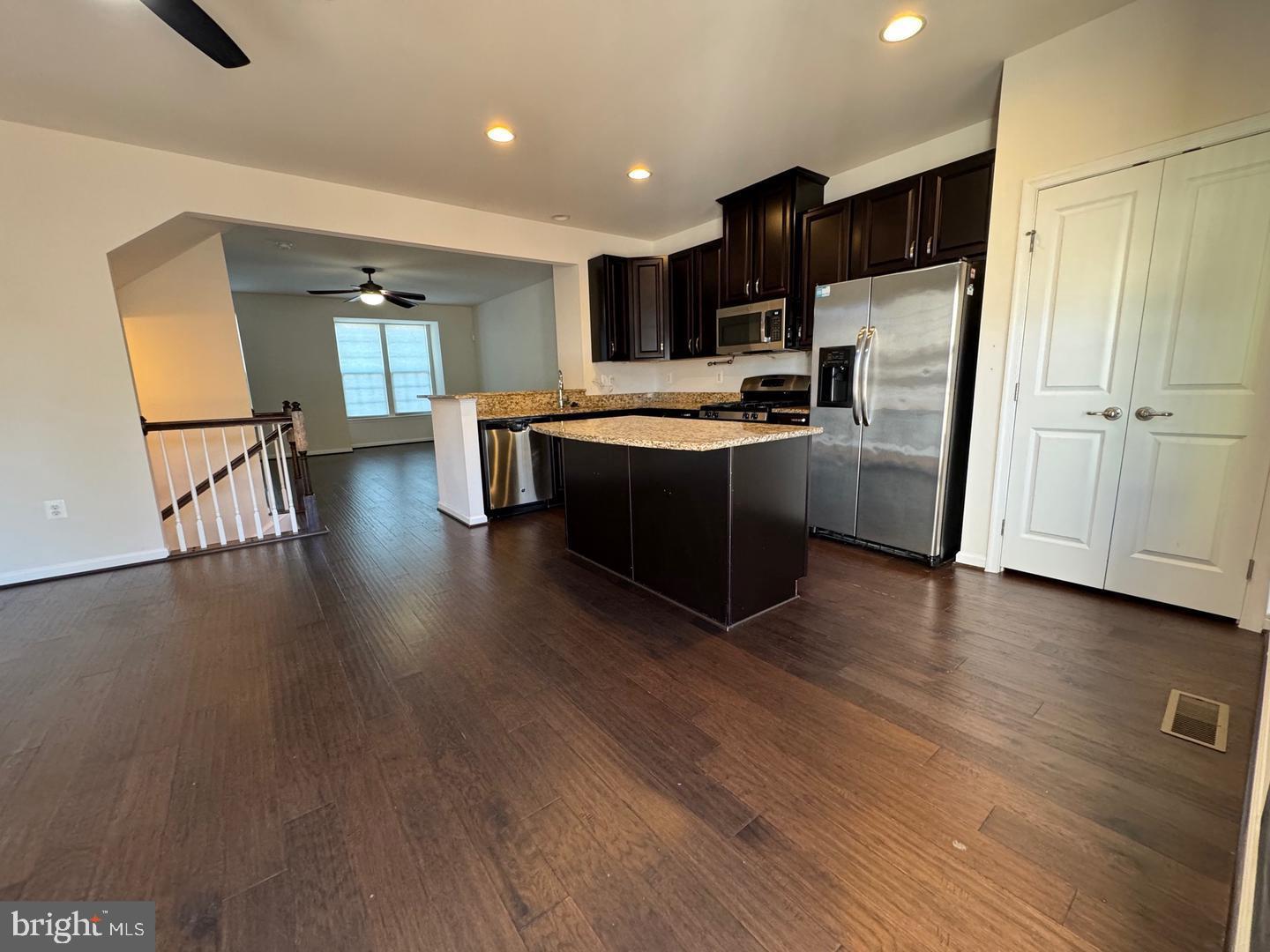 LAFAYETTE CROSSING - Residential Lease