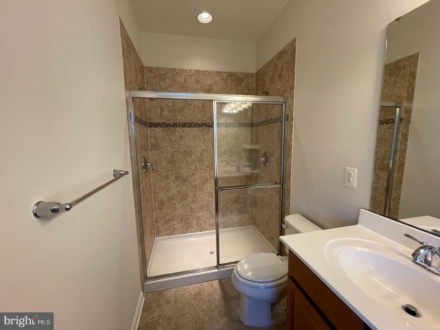 LAFAYETTE CROSSING - Residential Lease