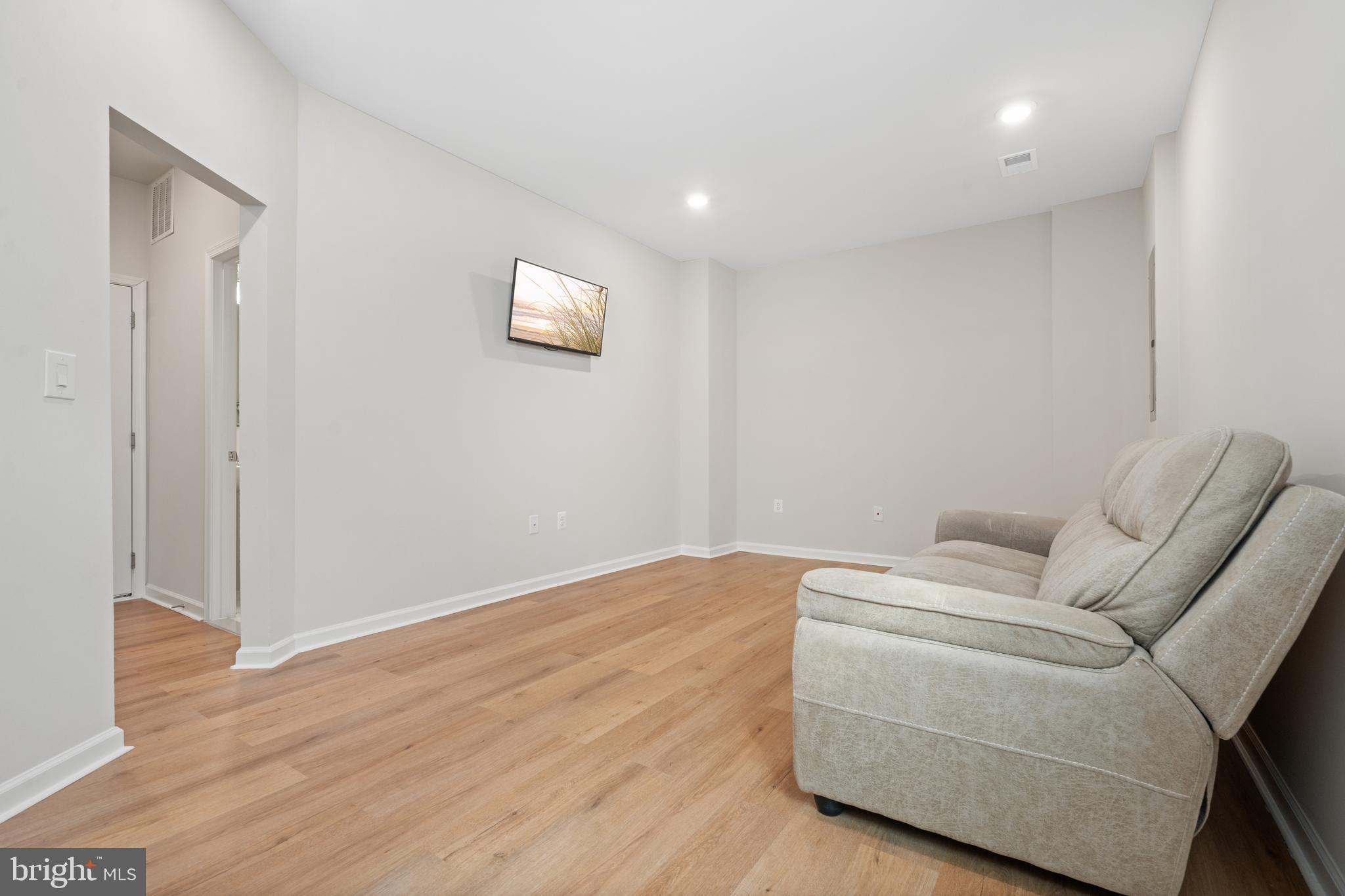 WHITSON WOODS - Residential