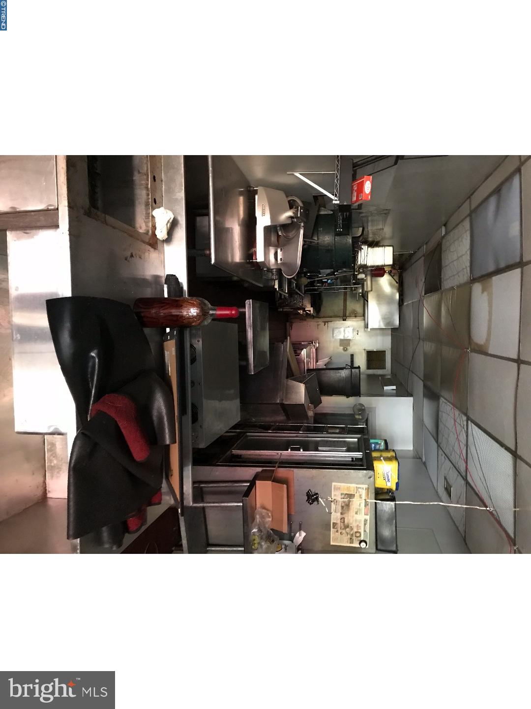 ITALIAN MARKET - Commercial Lease