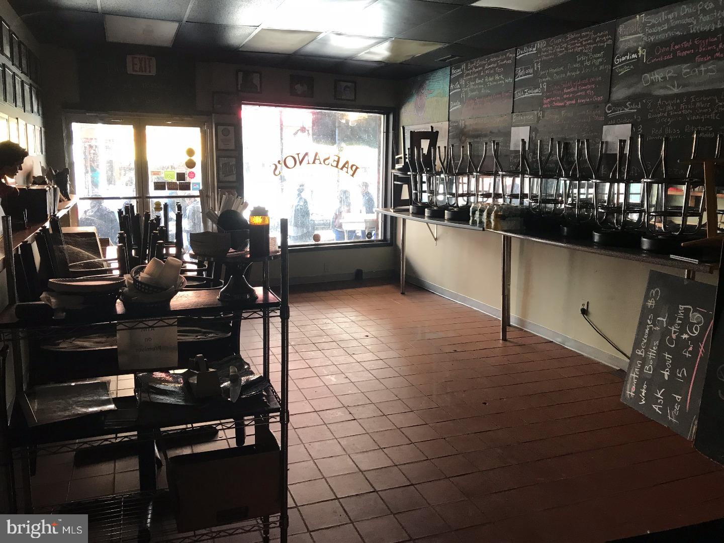 ITALIAN MARKET - Commercial Lease