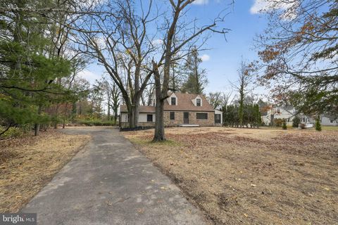 1698 PENLLYN BLUE BELL PIKE BLUE BELL PA 19422