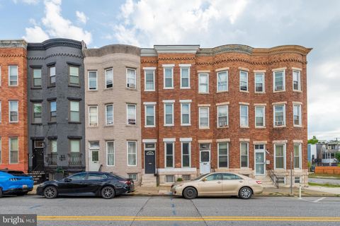 Townhouse For Sale - 2005 Homewood Avenue<br/> BALTIMORE, MD 21218