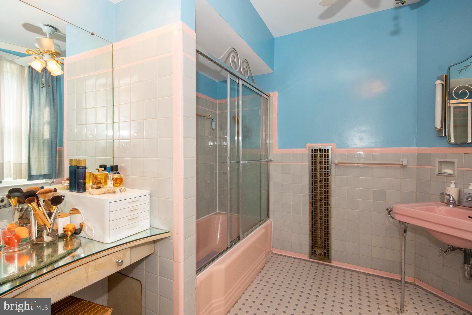 WINDSOR HILLS - Residential