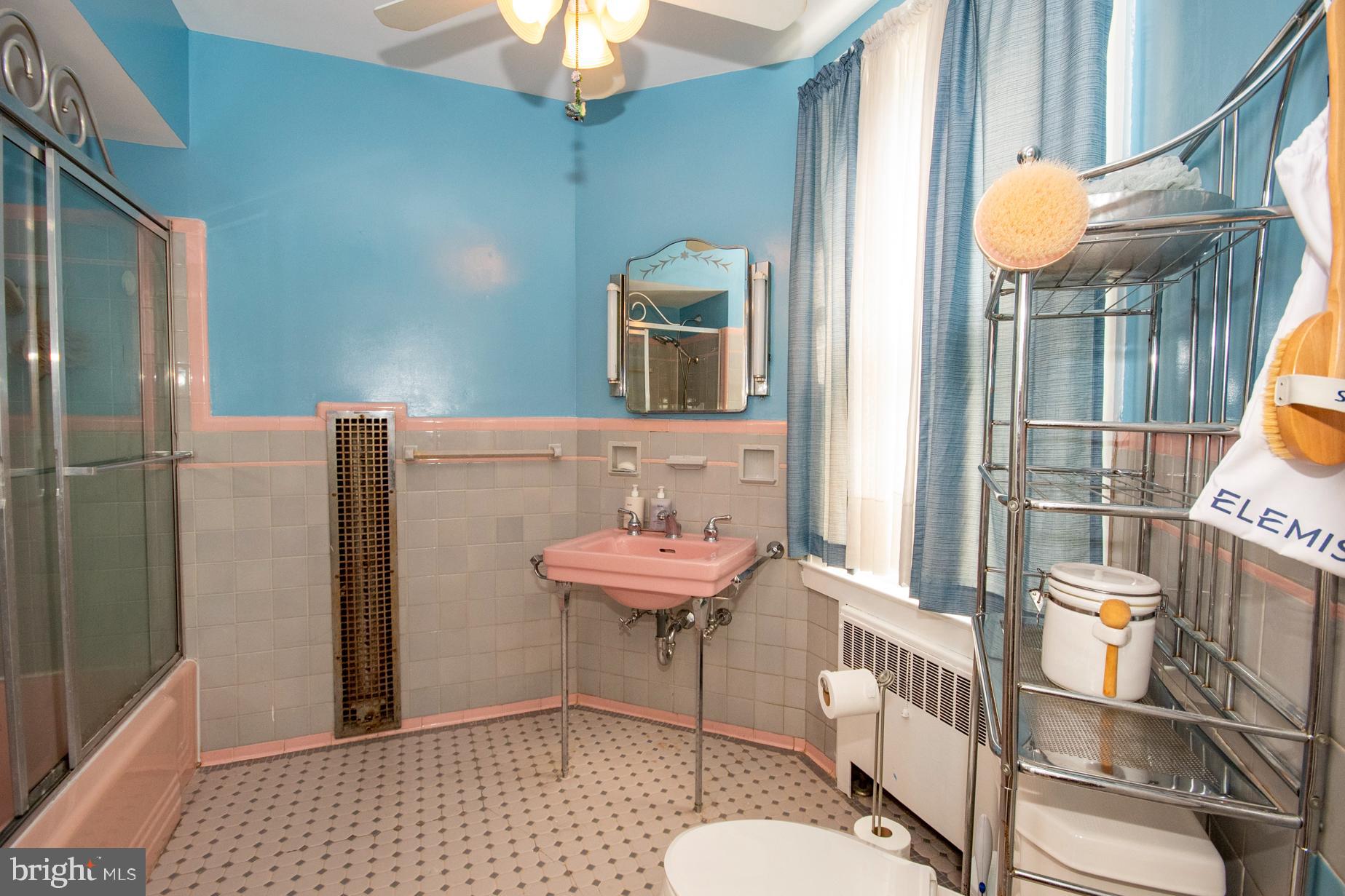 WINDSOR HILLS - Residential