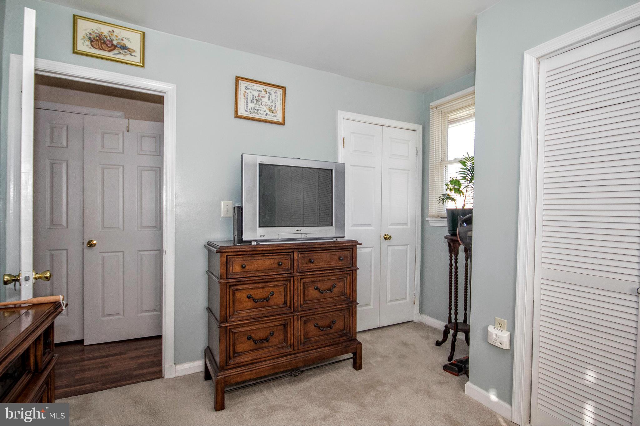 LYNNE ACRES - Residential