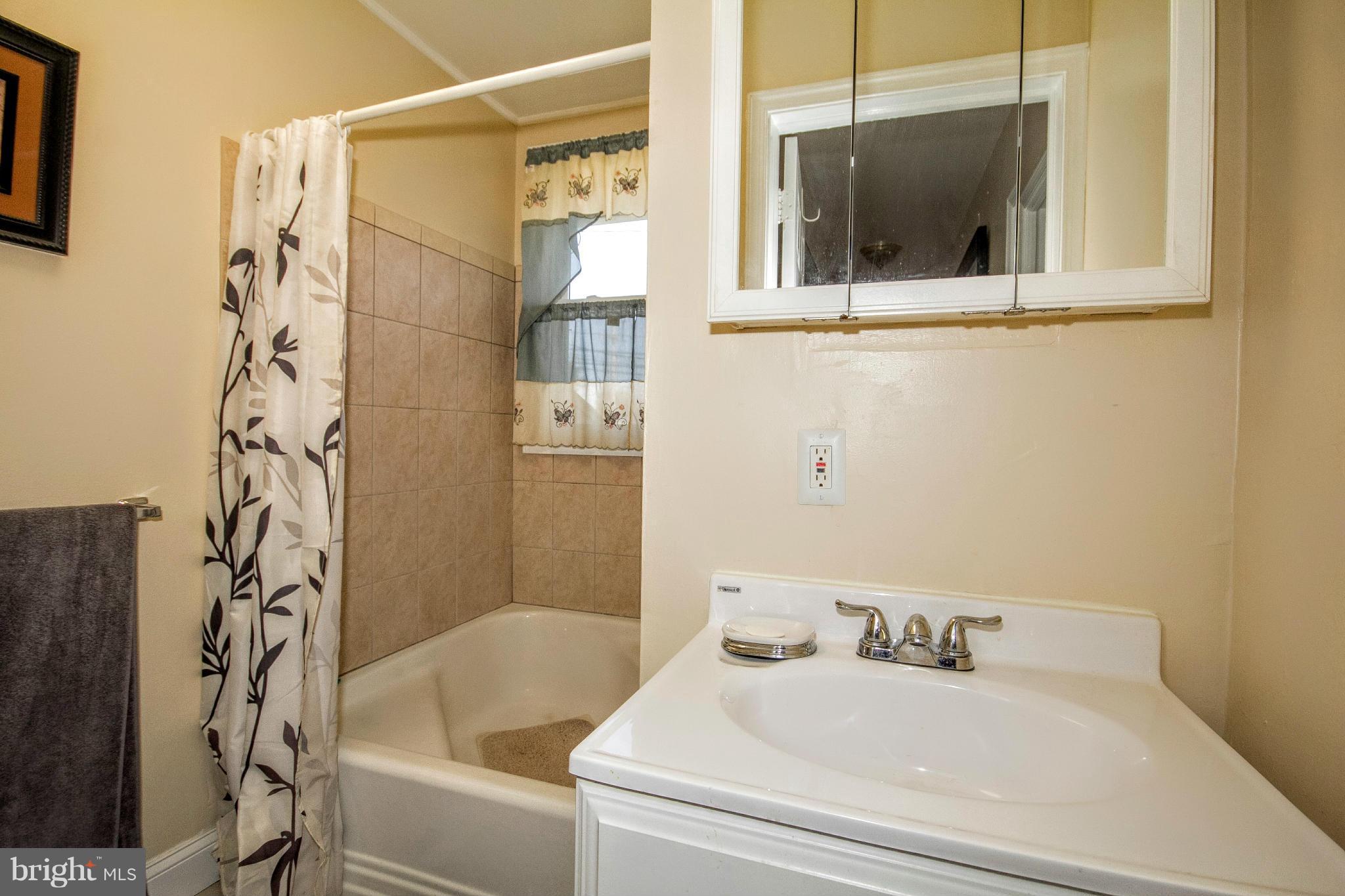 LYNNE ACRES - Residential