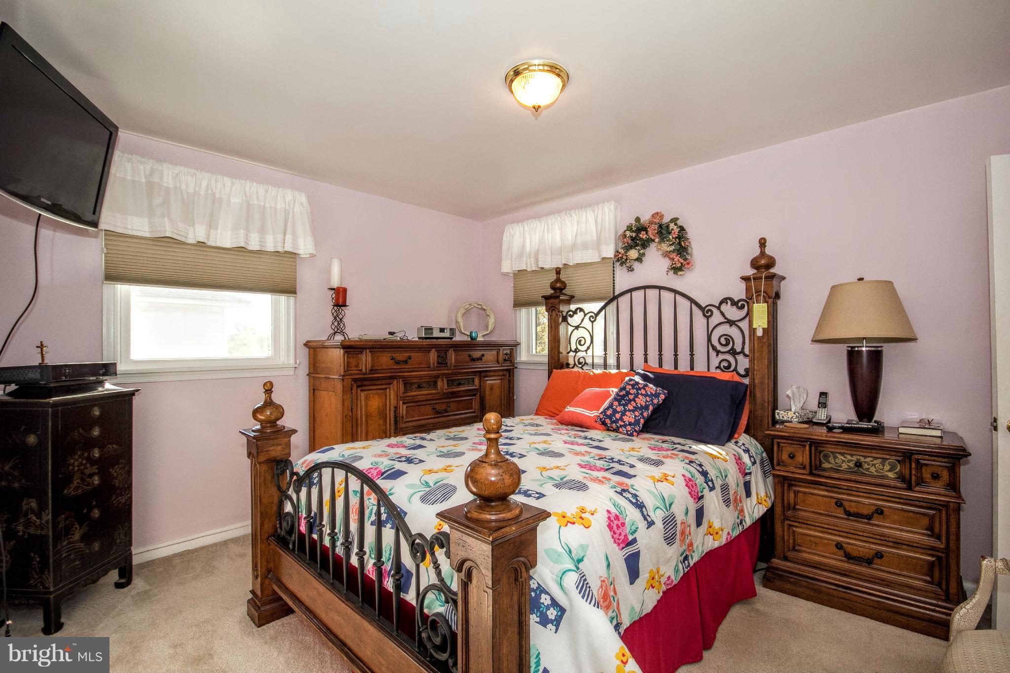 LYNNE ACRES - Residential