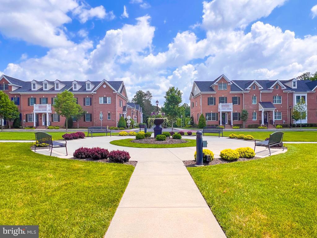 25 CREEKVIEW LANE