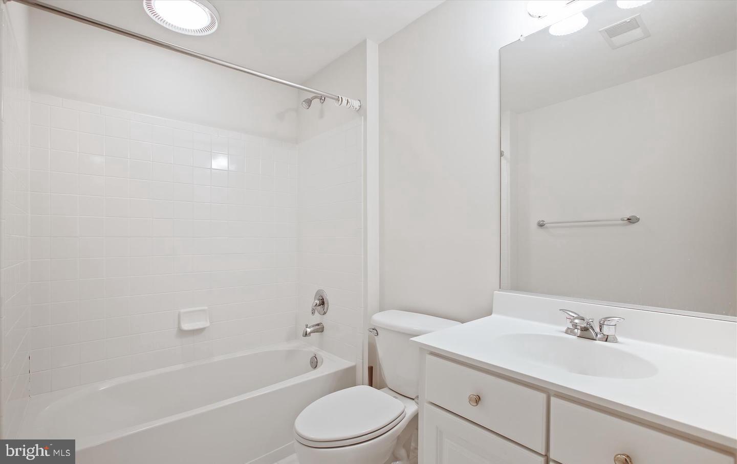 TREGARON - Residential Lease