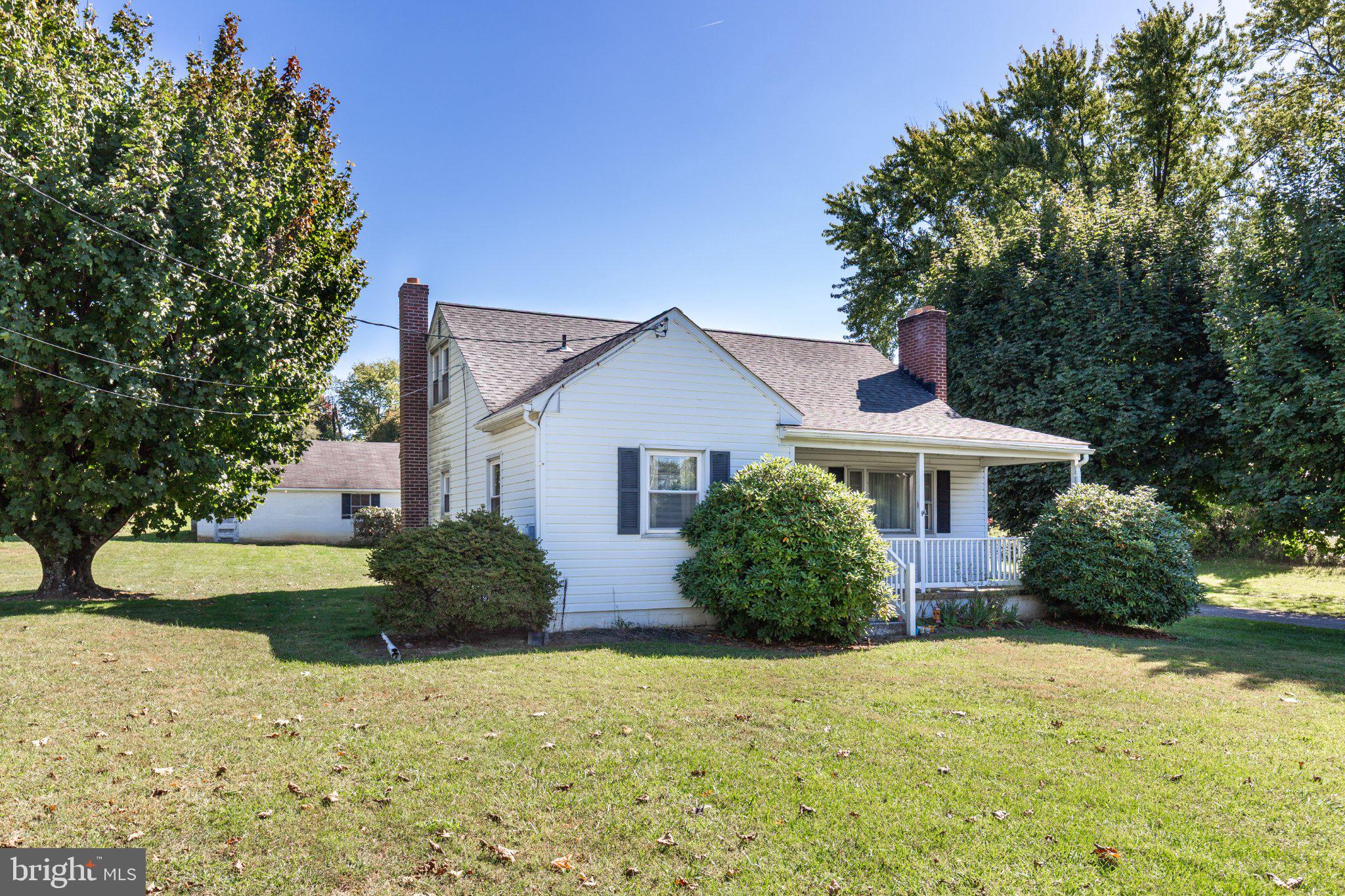 15811 HANOVER PIKE