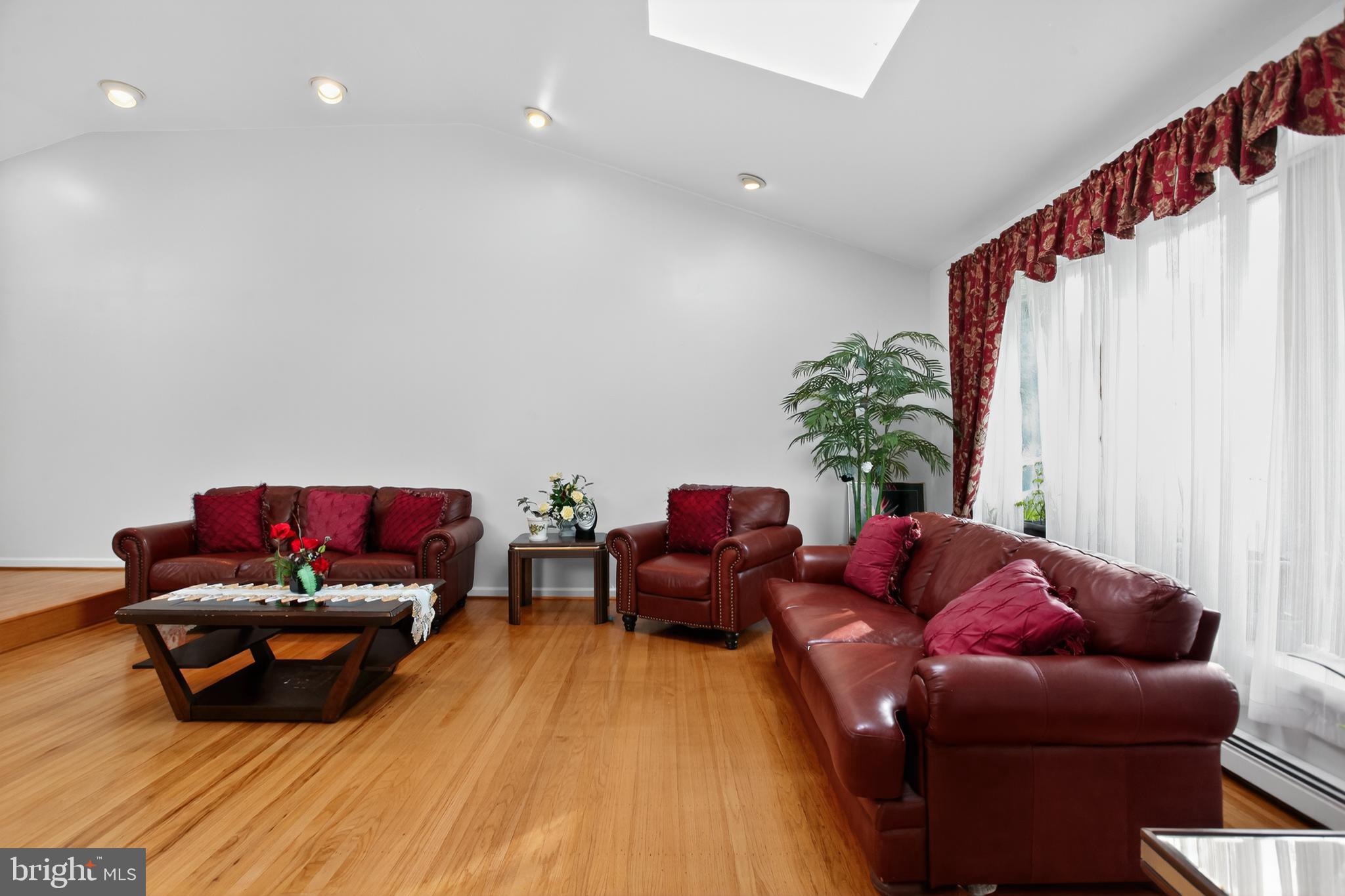 HUNTINGDON VALLEY - Residential