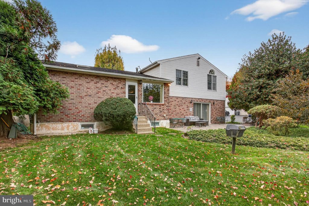 Photo of 3660 Spring Run Road, HUNTINGDON VALLEY, PA 19006 (MLS # PAMC2159864)