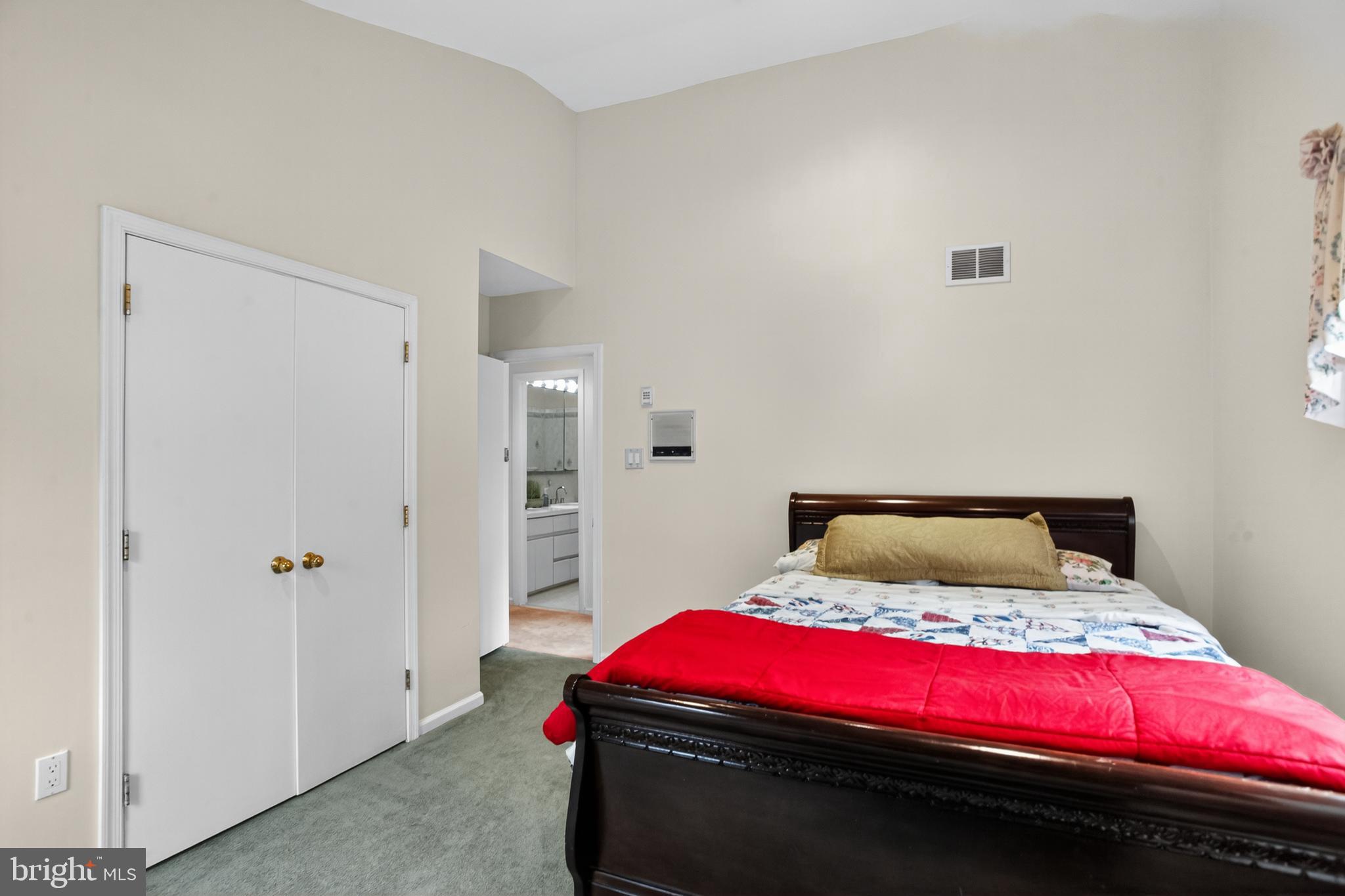 HUNTINGDON VALLEY - Residential