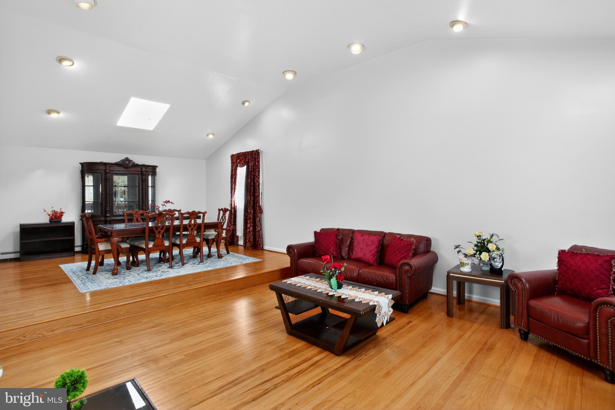 HUNTINGDON VALLEY - Residential