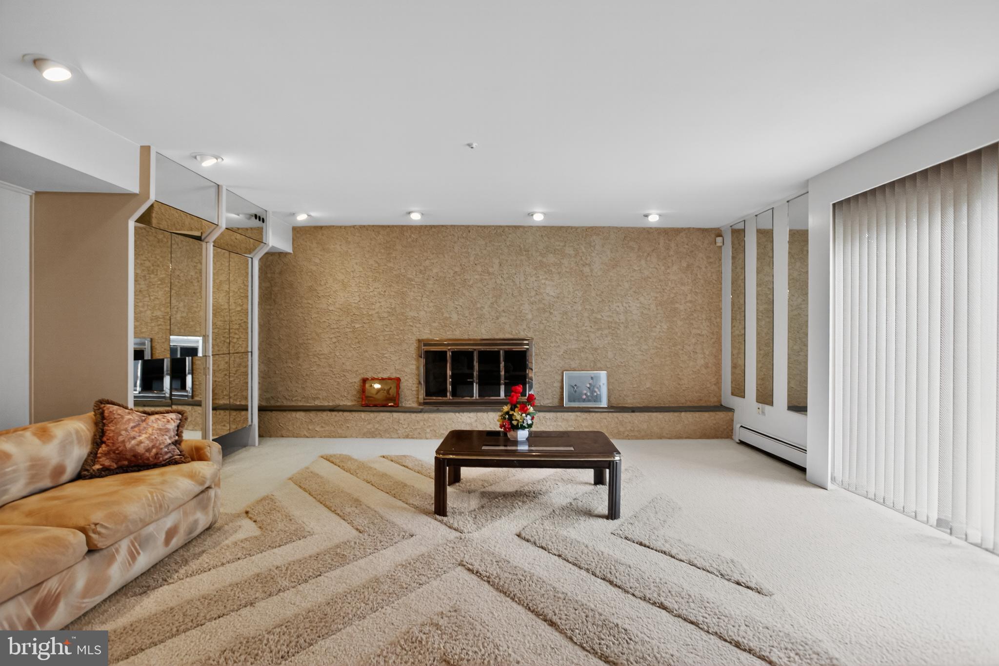 HUNTINGDON VALLEY - Residential