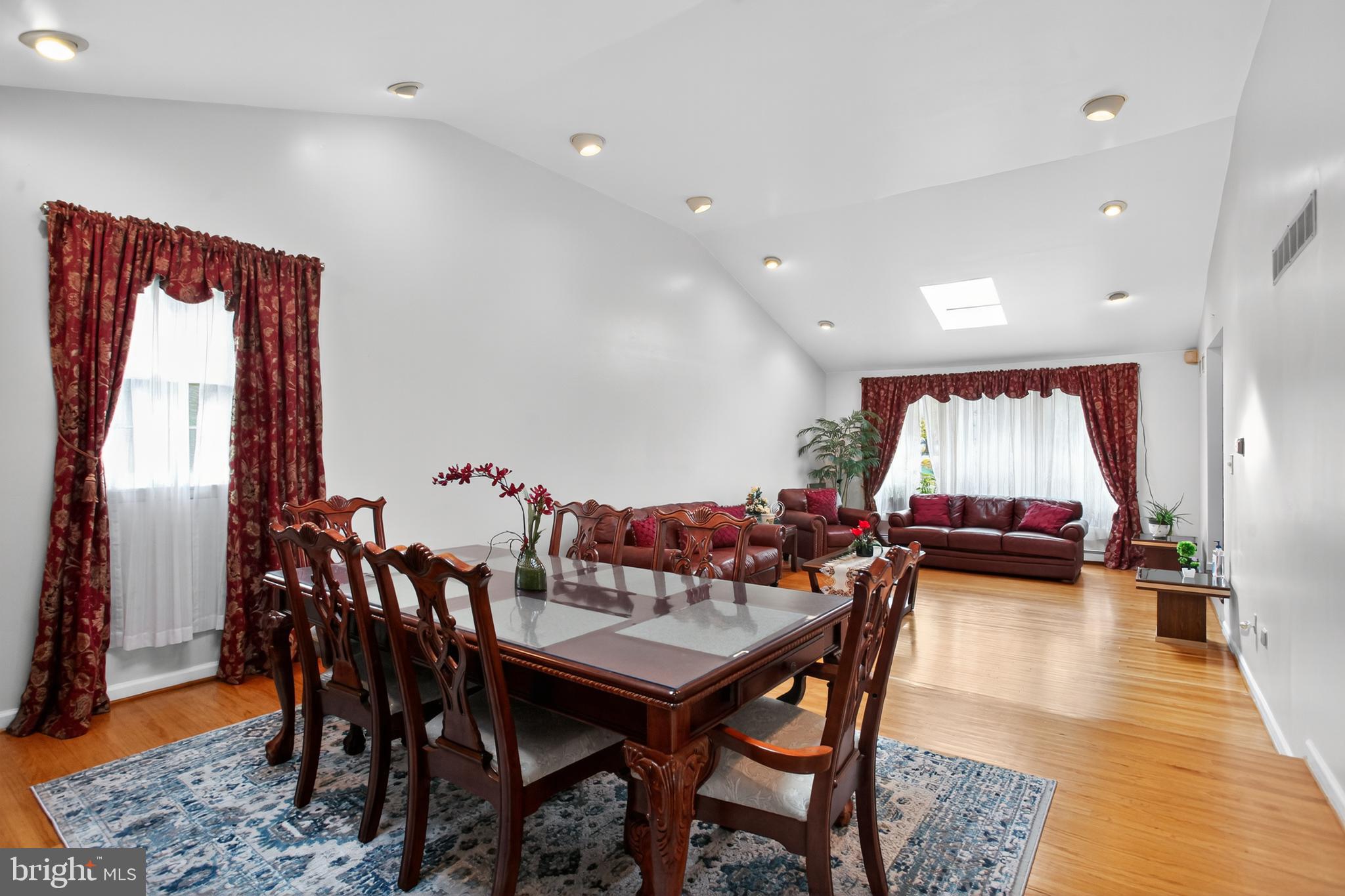 HUNTINGDON VALLEY - Residential