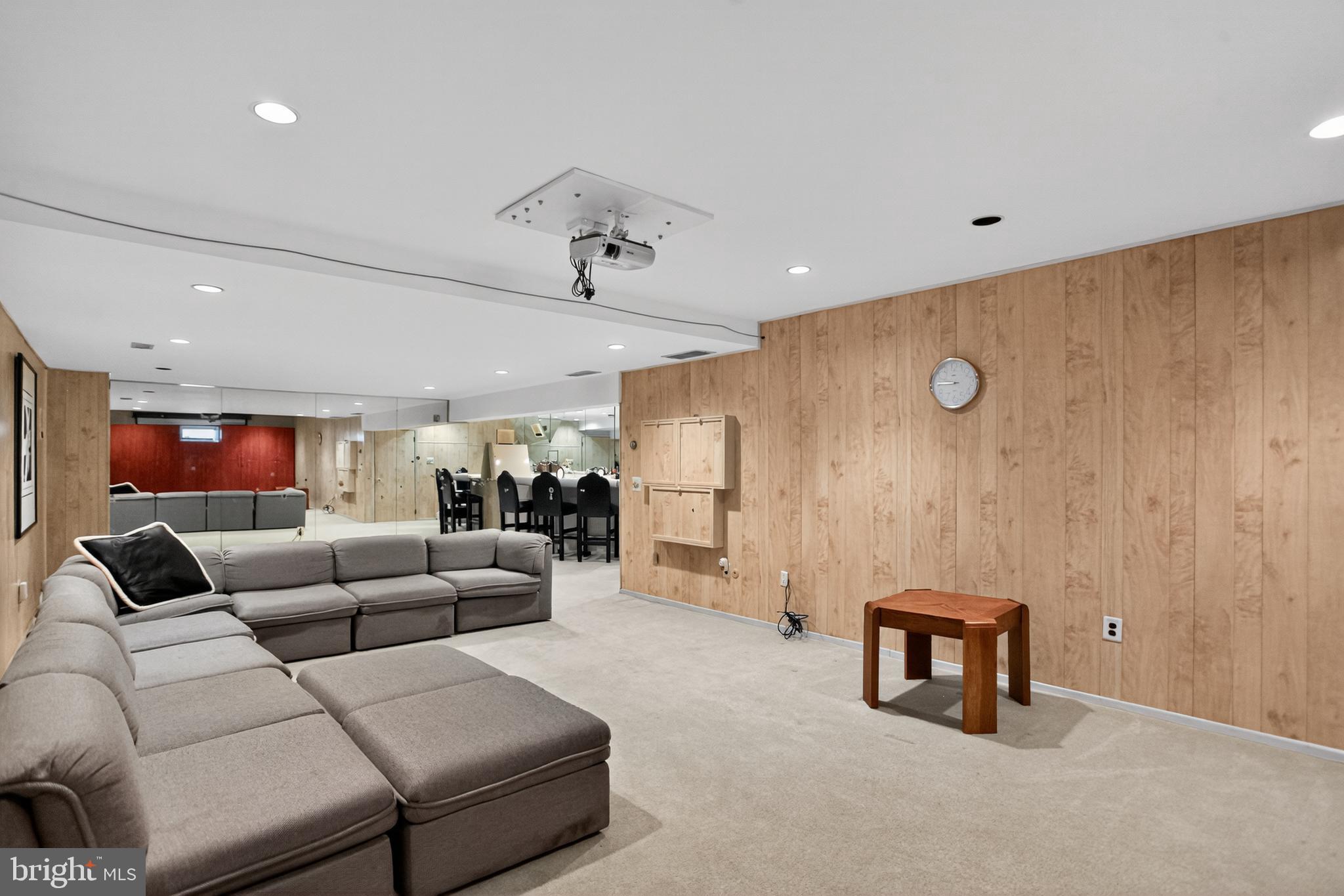 HUNTINGDON VALLEY - Residential