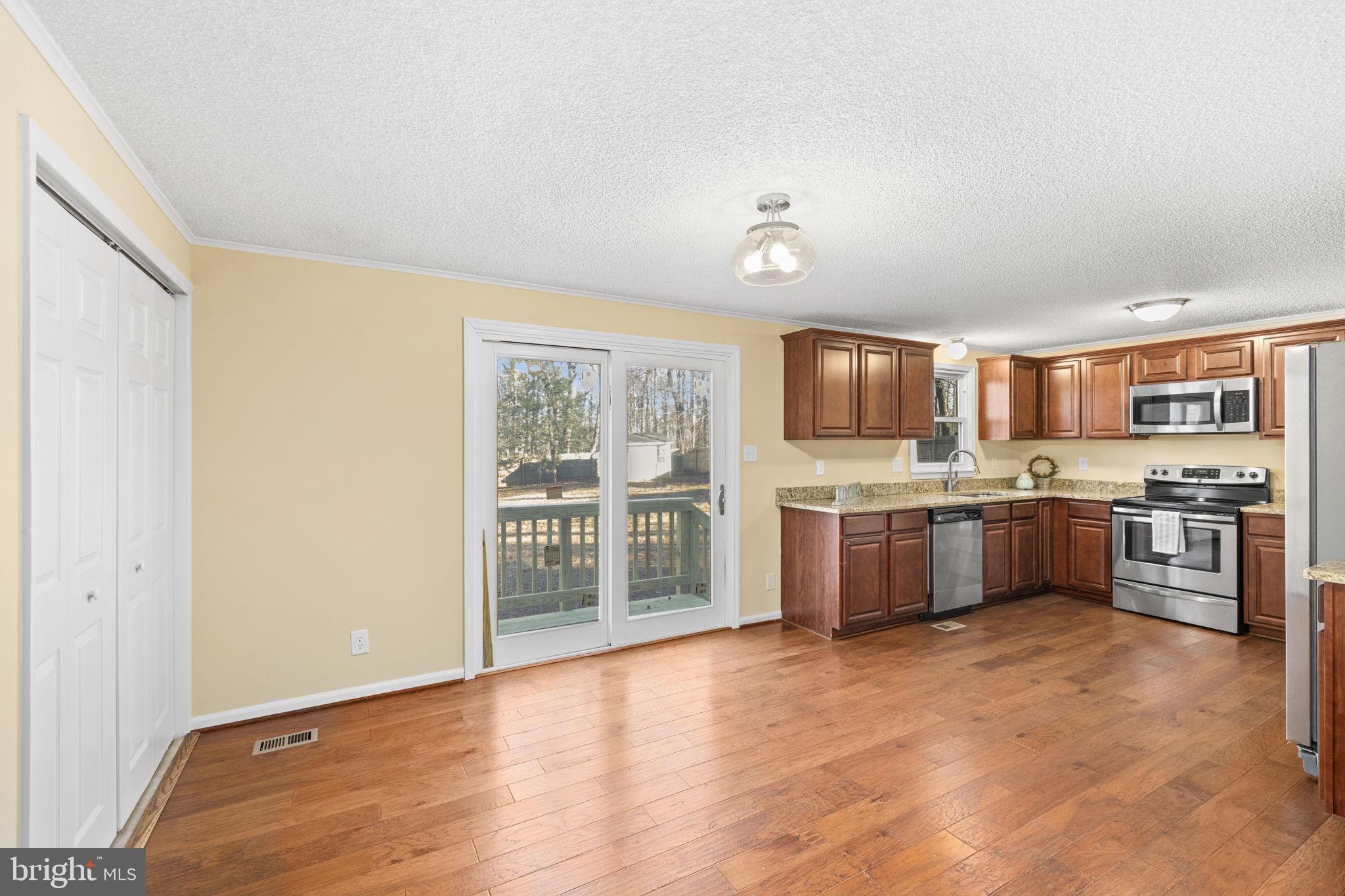 LAKE WILDERNESS - Residential