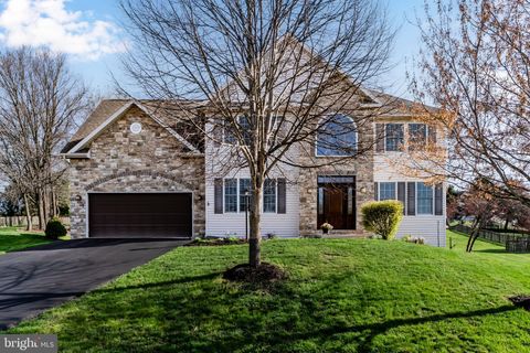 Photo of 8 Bayberry Road, CARLISLE, PA 17013 (MLS # PACB2052584)