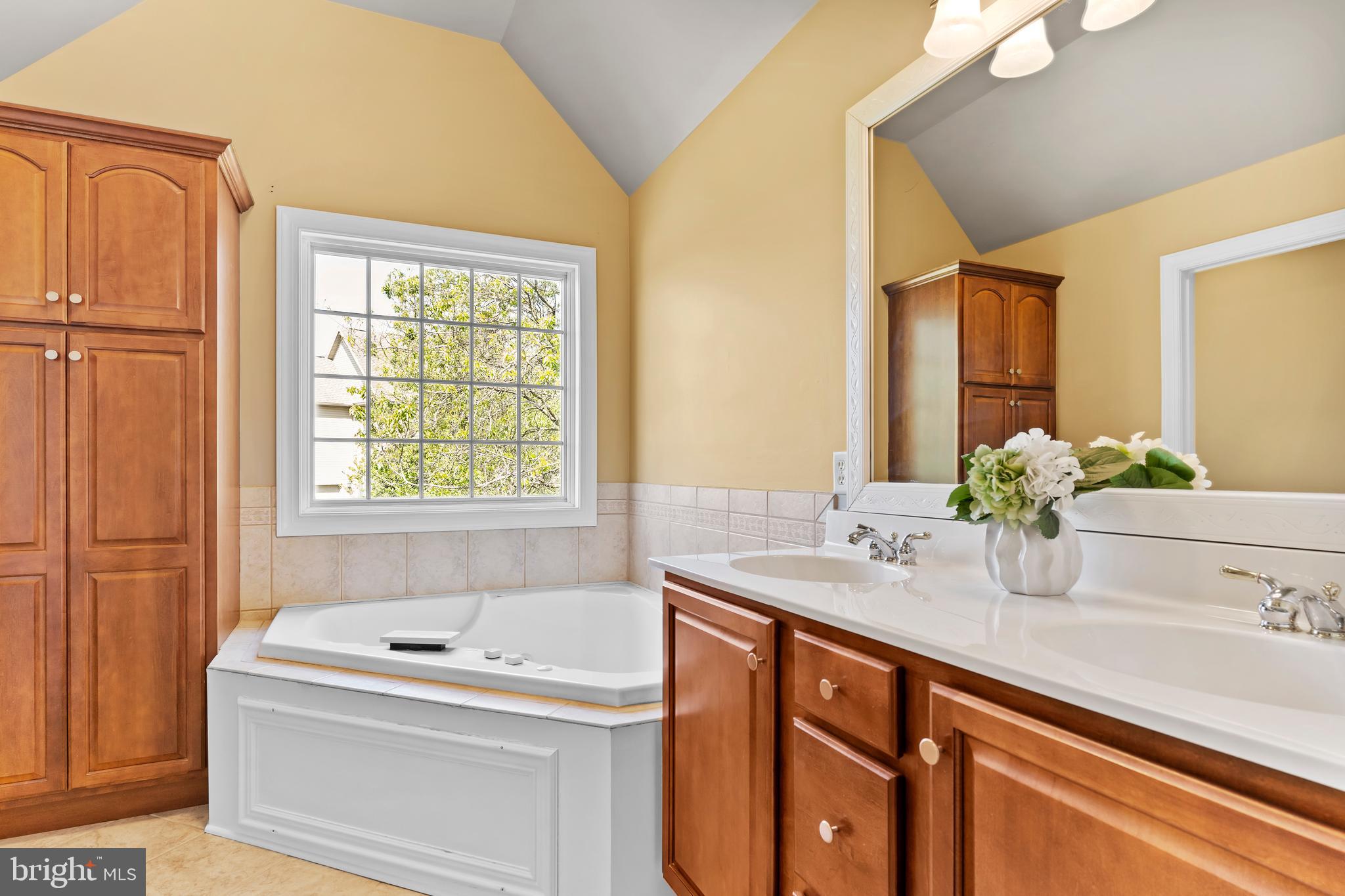 MEADOWBROOK FARMS - Residential