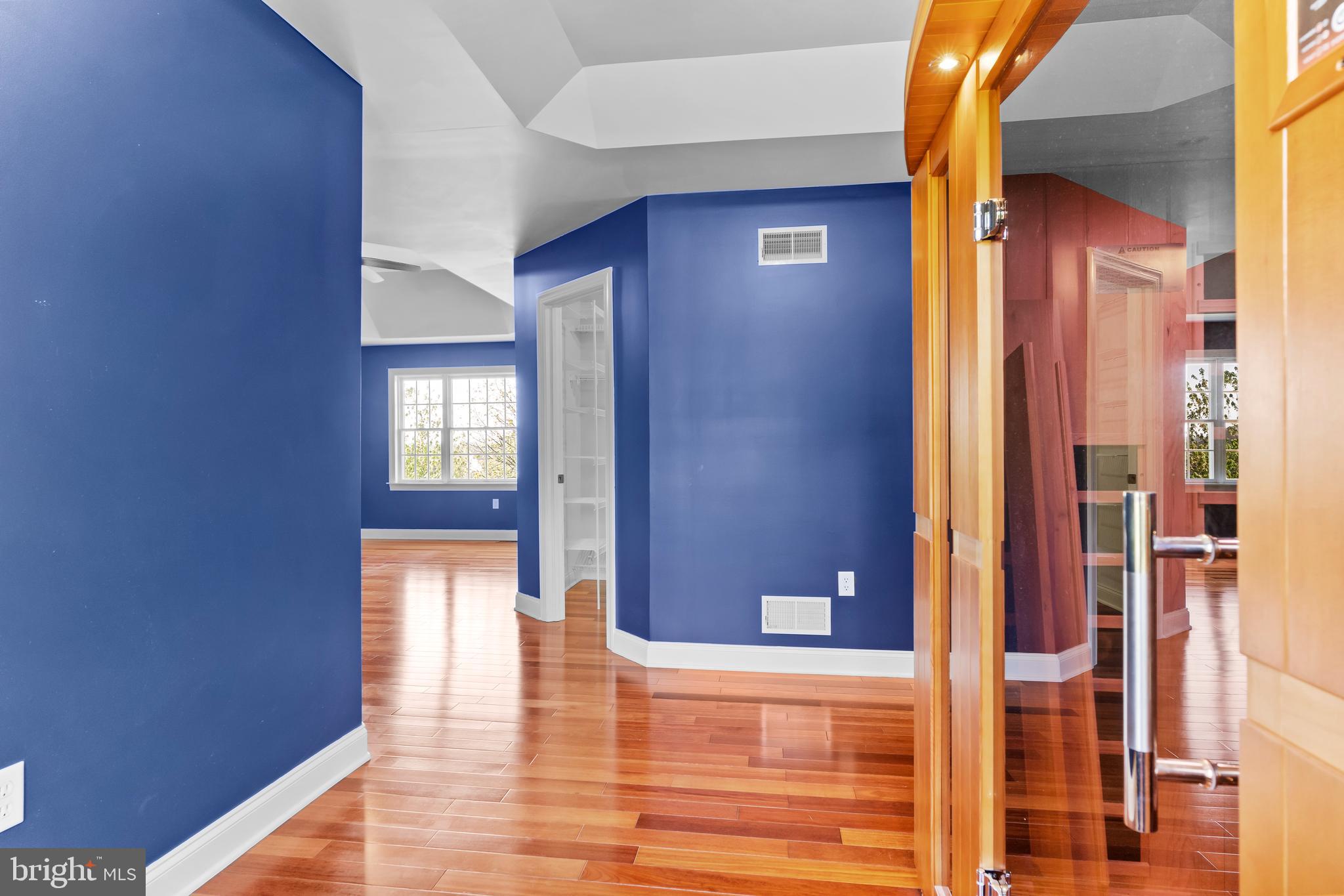 MEADOWBROOK FARMS - Residential