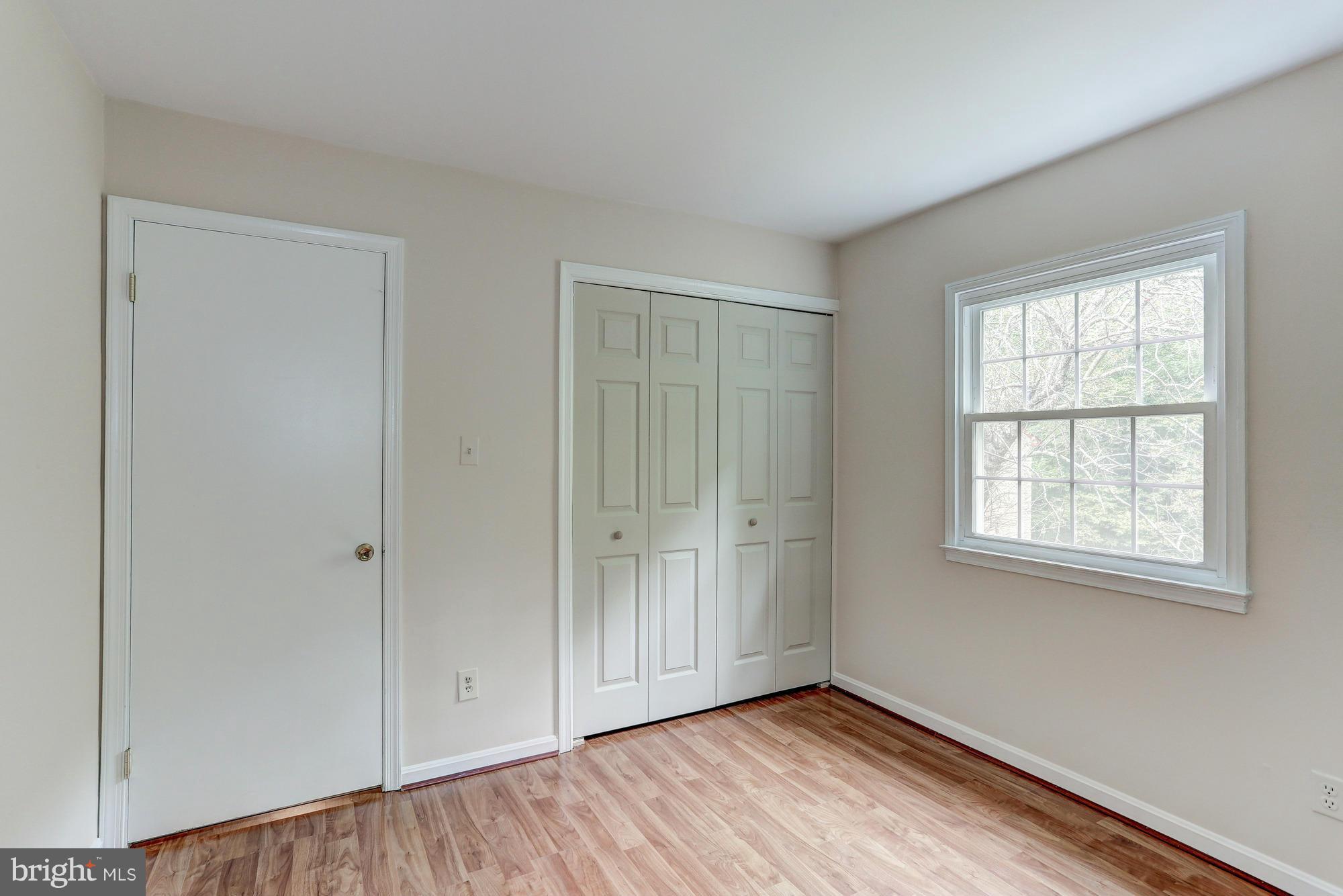 LONDON TOWNE - Residential