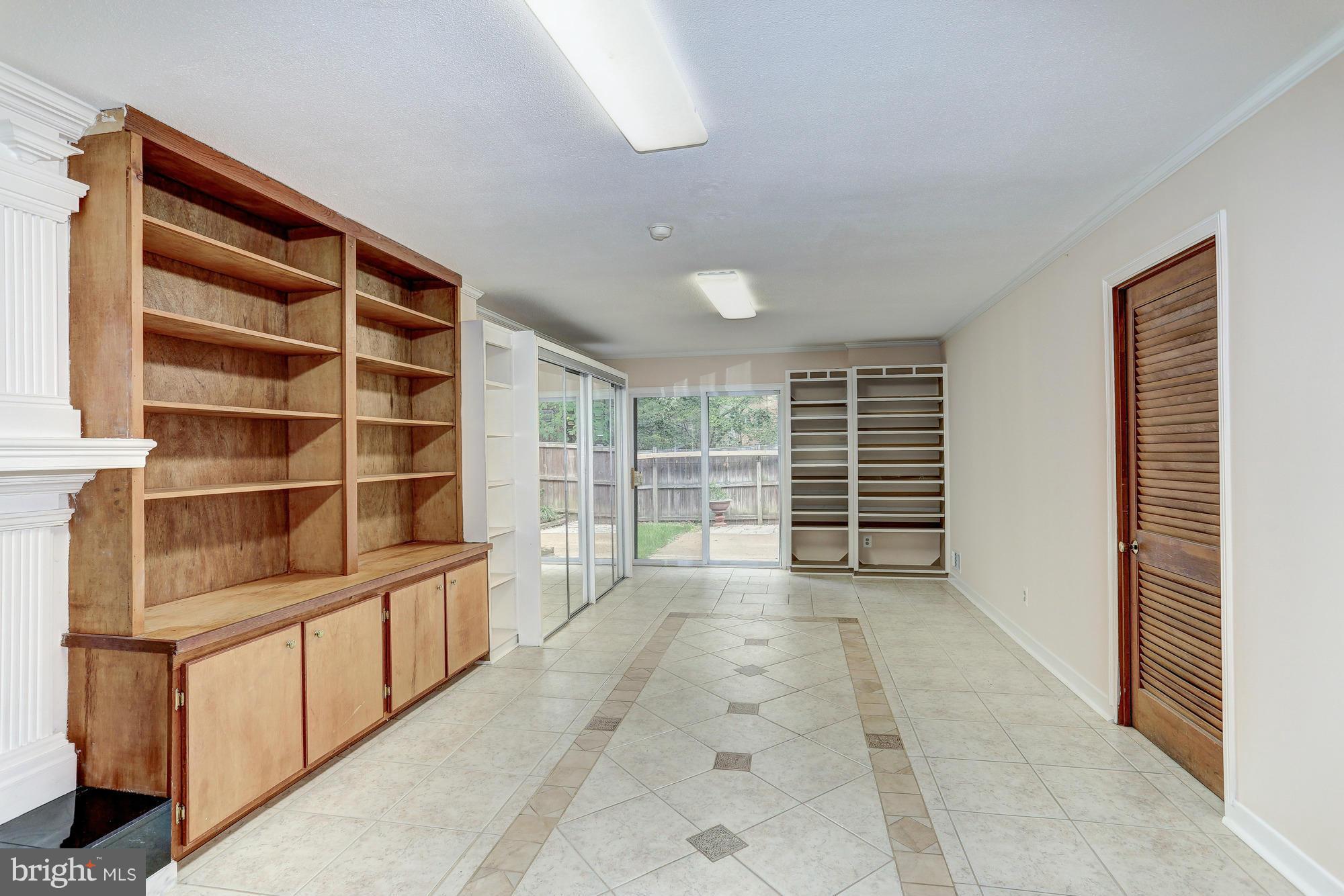 LONDON TOWNE - Residential